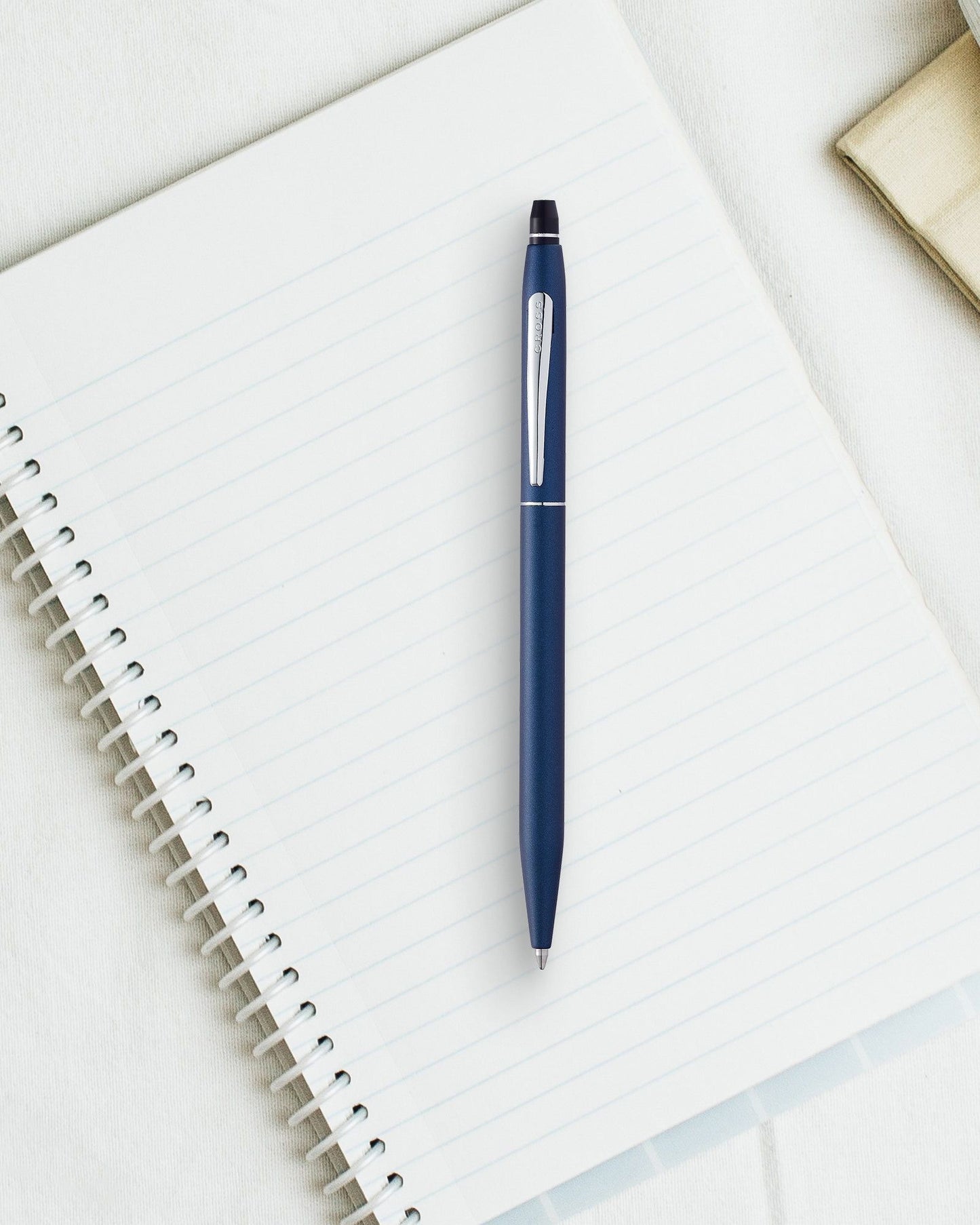 قلم حبر جاف كروس كليك™ أزرق داكن AT0622-121