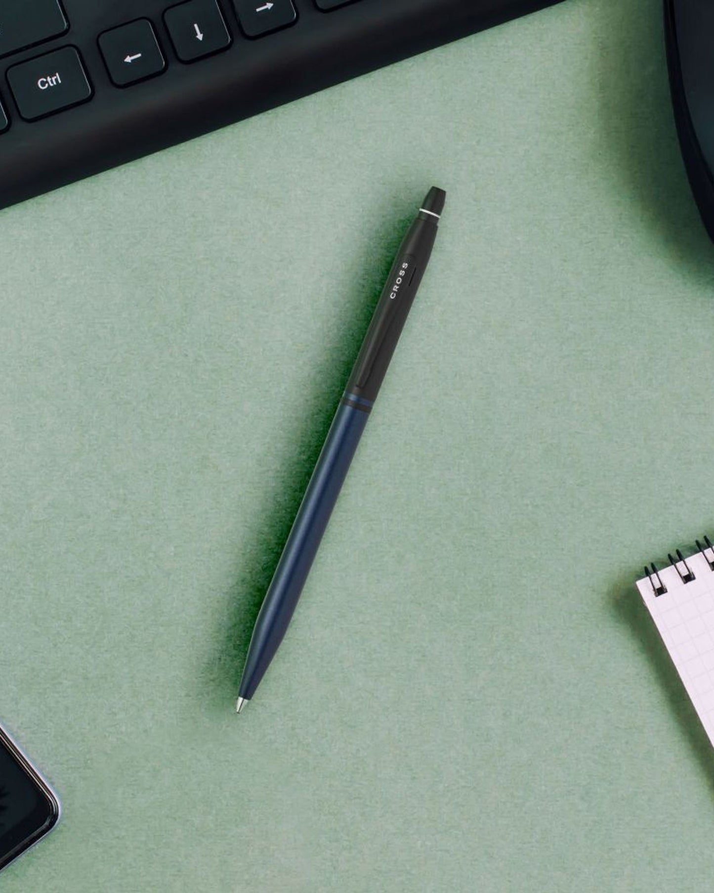 قلم حبر جاف كروس كليك™ تاكسيدو ساتان معدني أزرق AT0622-124