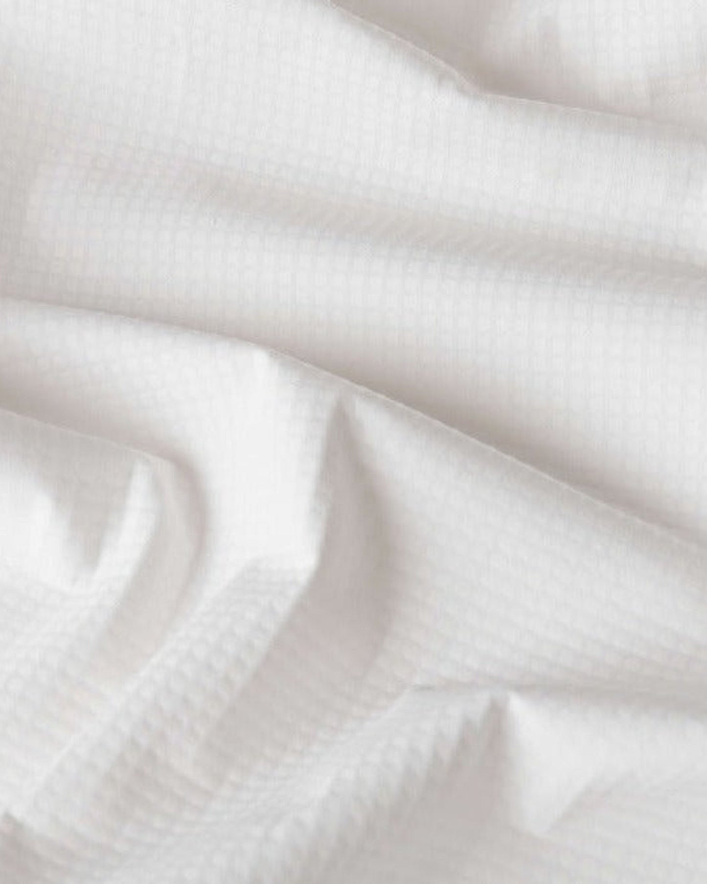 واقي مرتبة "ألاسكا" من فيلفونت، منظم للحرارة بنسبة 100%، باللون الأبيض