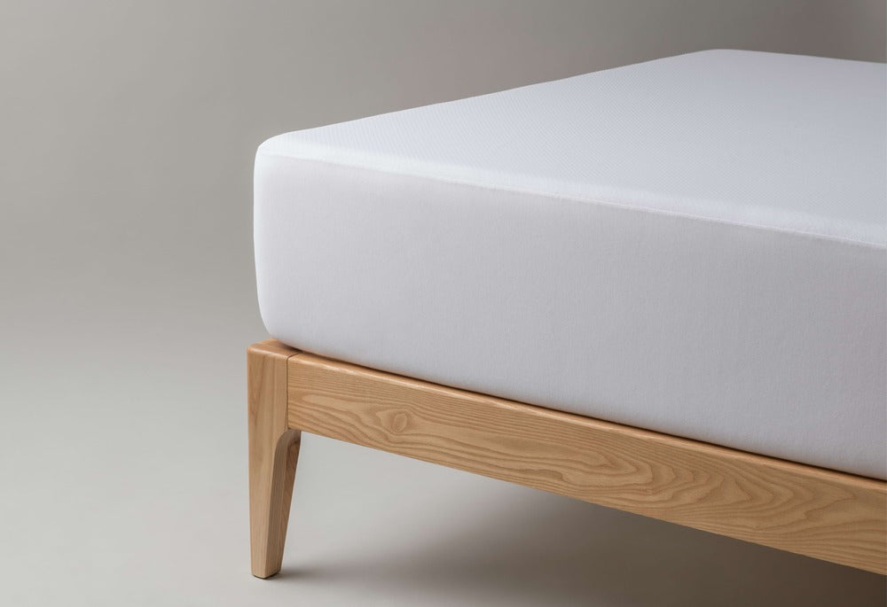 واقي مرتبة "ألاسكا" من فيلفونت، منظم للحرارة بنسبة 100%، باللون الأبيض