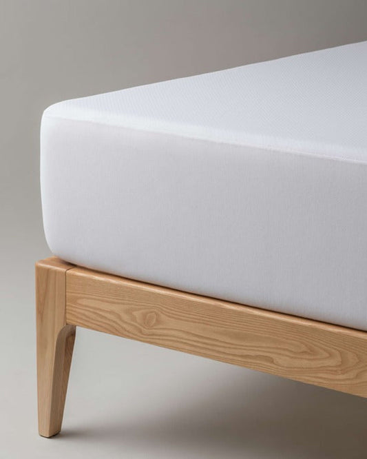 واقي مرتبة "ألاسكا" من فيلفونت، منظم للحرارة بنسبة 100%، باللون الأبيض