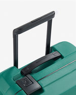 حقيبة ديلسي باريس ستون الصلبة ذات العجلات الأربع