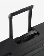 حقيبة ديلسي باريس ستون الصلبة ذات العجلات الأربع