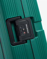 حقيبة ديلسي باريس ستون الصلبة ذات العجلات الأربع