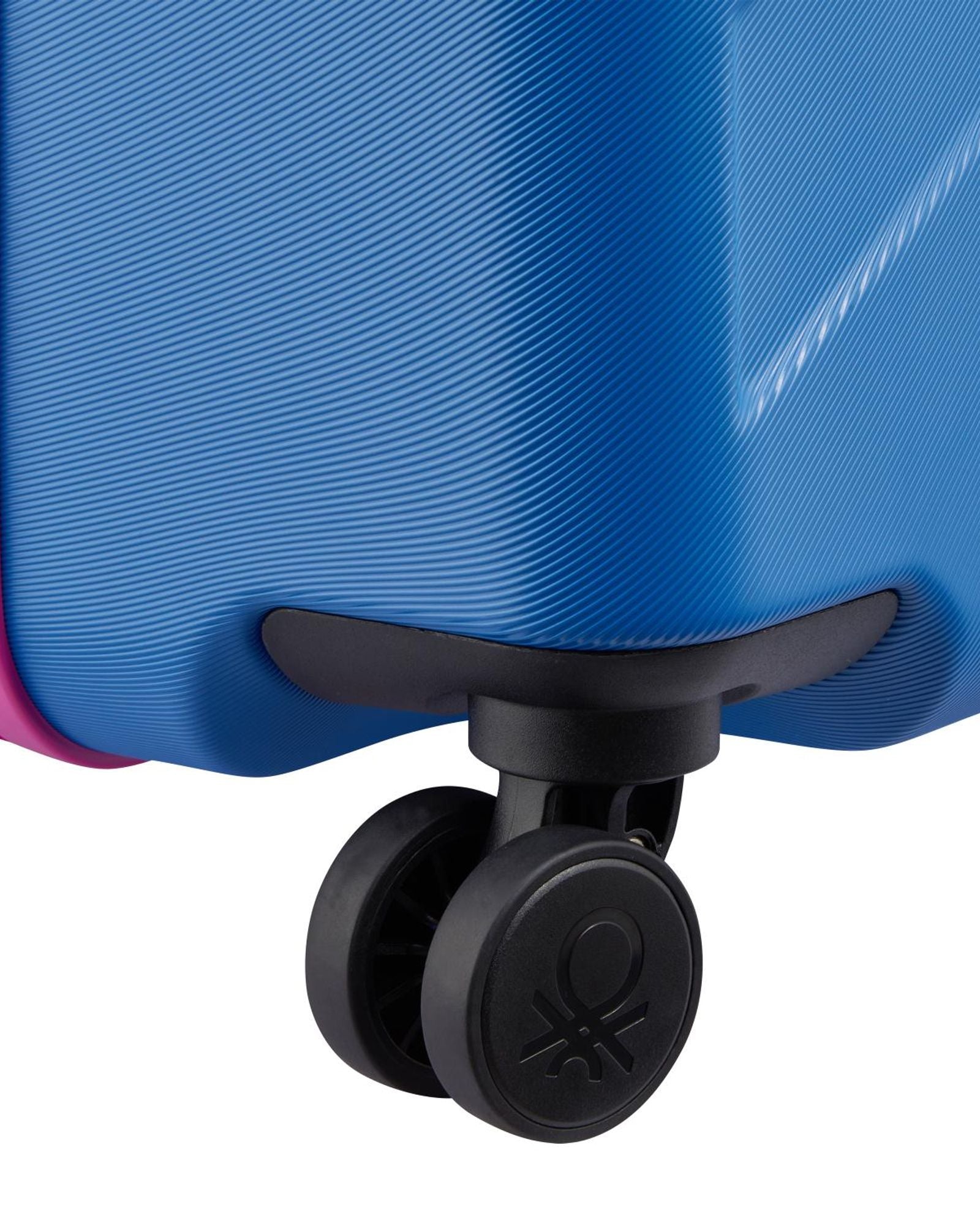 عربة أمتعة UCOB Fabrica 4 ذات العجلات المزدوجة والغطاء الصلب غير القابل للتمدد