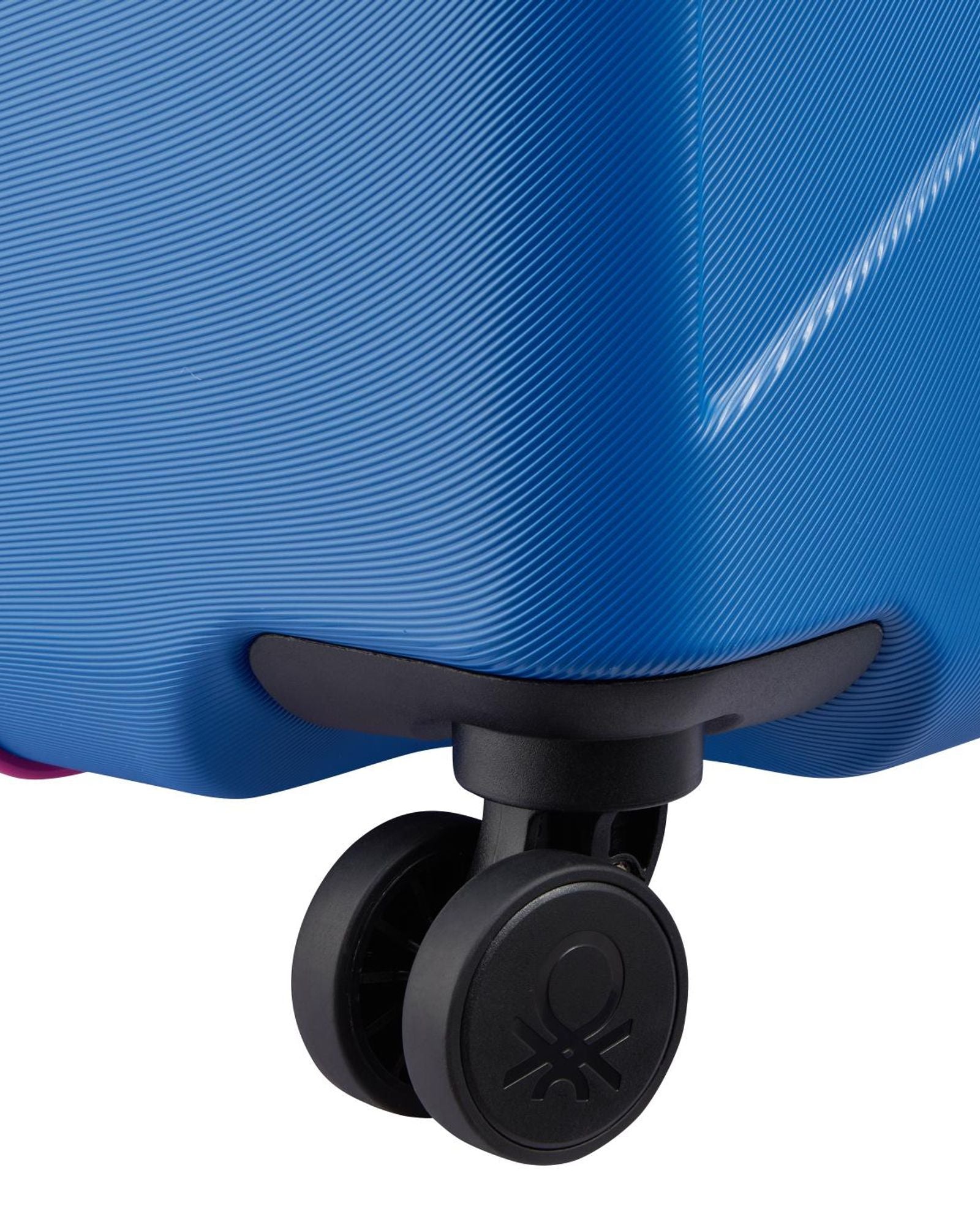 عربة أمتعة UCOB Fabrica 4 ذات العجلات المزدوجة والغطاء الصلب غير القابل للتمدد