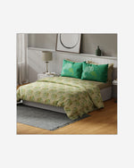 ملاءة سرير سفاري 210TC كينج من يونايتد كولورز أوف بينيتون مع غطائي وسادة باللون الأخضر الهادئ