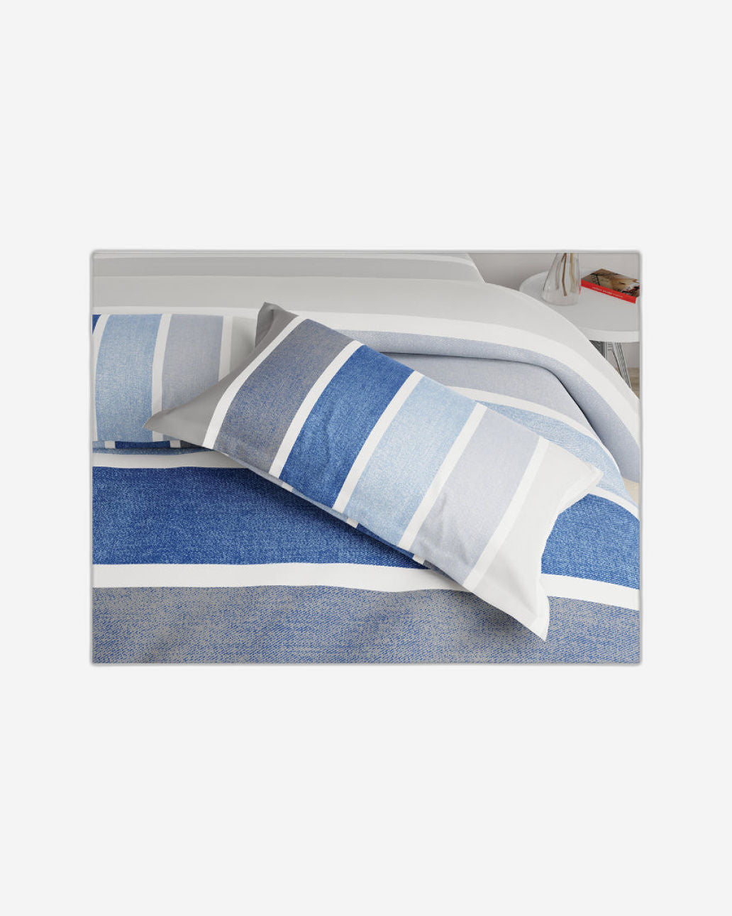 ملاءة سرير United Colors of Benetton Rainbow 210 TC Super King مع غطائي وسادة باللون الأزرق الداكن