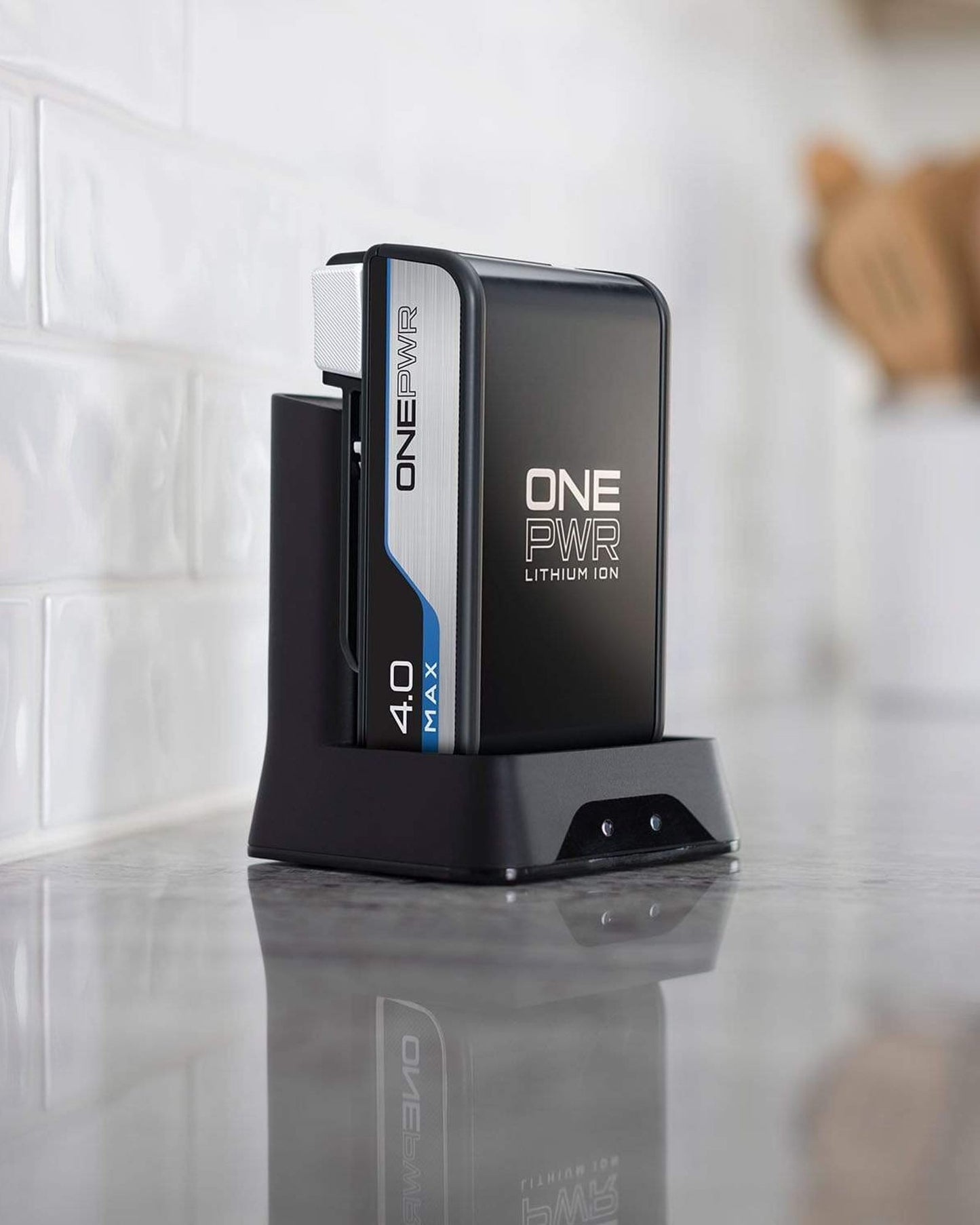 بطارية هوفر Onepwr سعة 4.0 أمبير/ساعة - Bh25040Me، لون أسود "ضمان من الشركة المصنعة لمدة عام واحد على الأقل"