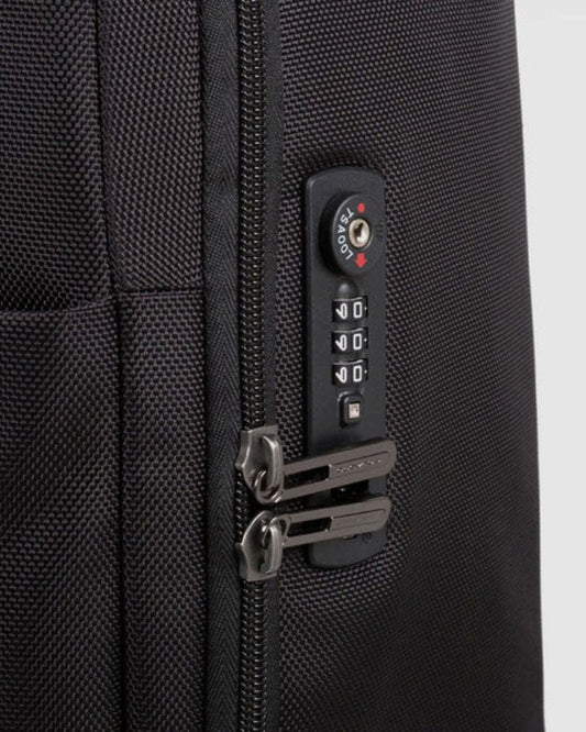 حقيبة بيكوادرو فائقة النحافة بحجم المقصورة، لون أسود، رقم الموديل BV4343BR2/N