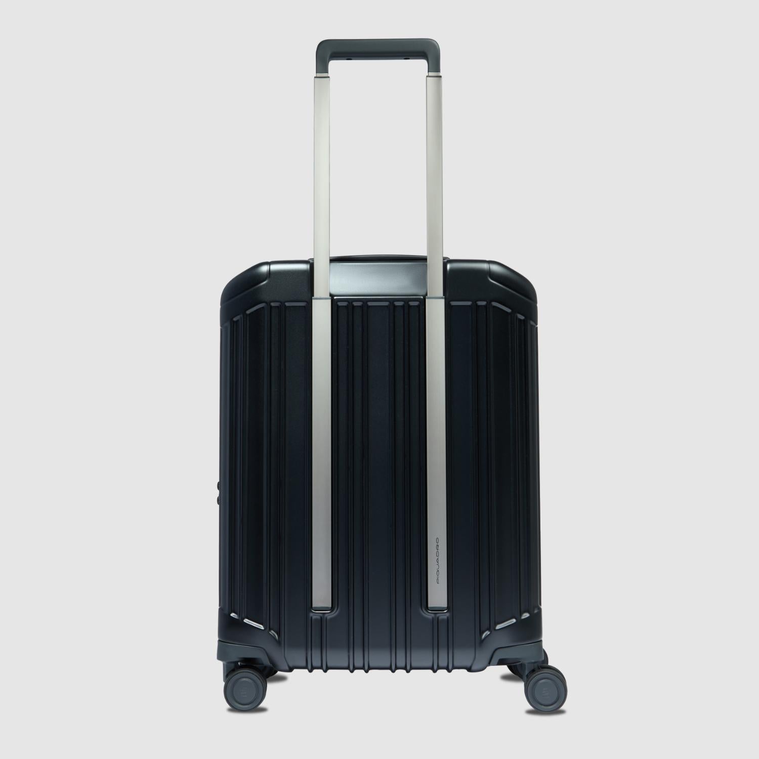 حقيبة بيكوادرو بي كيو لايت دوارة صلبة بحجم المقصورة مزودة بجهاز كمبيوتر وأسود غير لامع