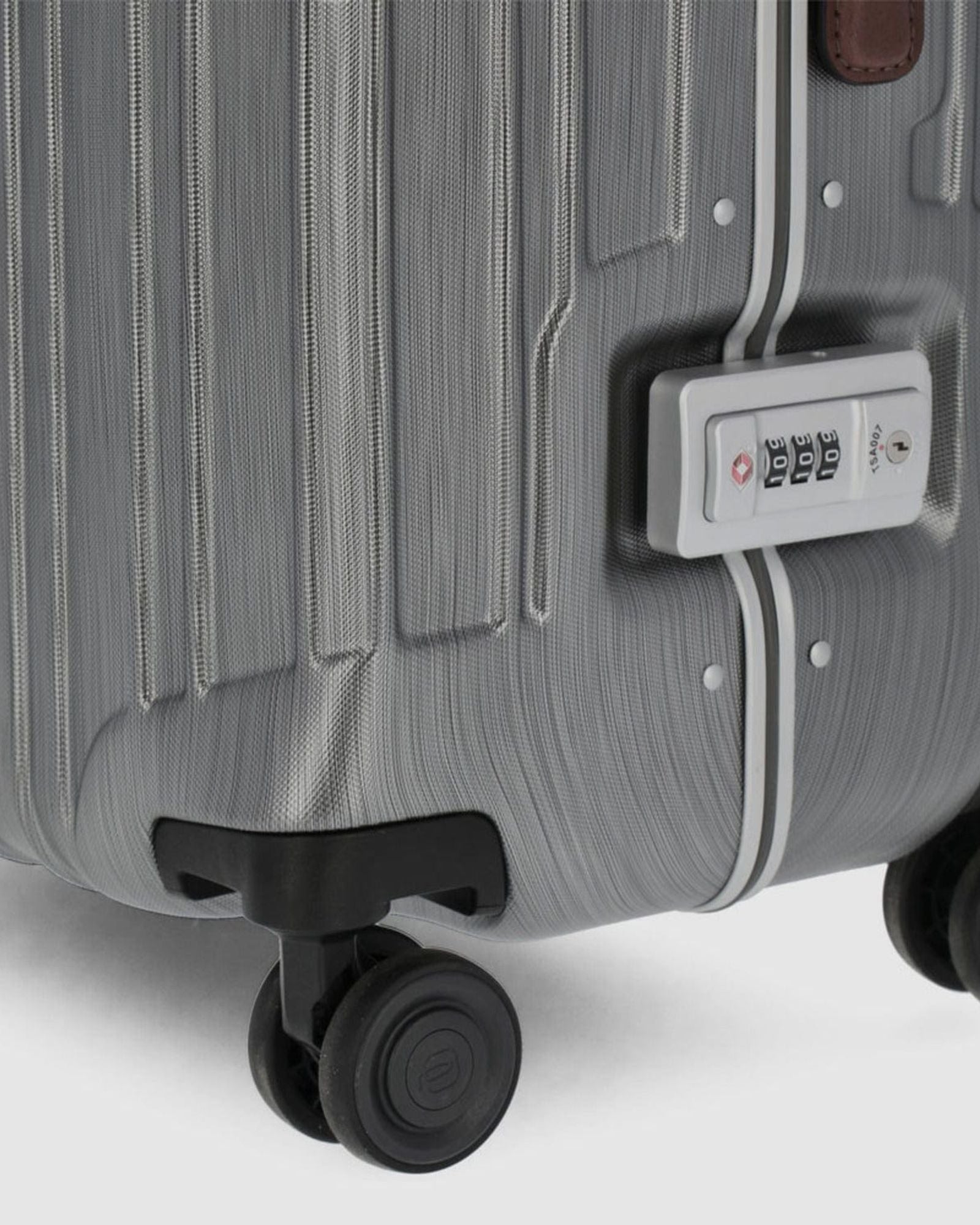 حقيبة سفر بيكوادرو بي كيو إل إم بإطار صلب 75 سم، كبيرة، قابلة للحمل، لون أسود/بني فاتح - Bv4428Pqlm/Ncu