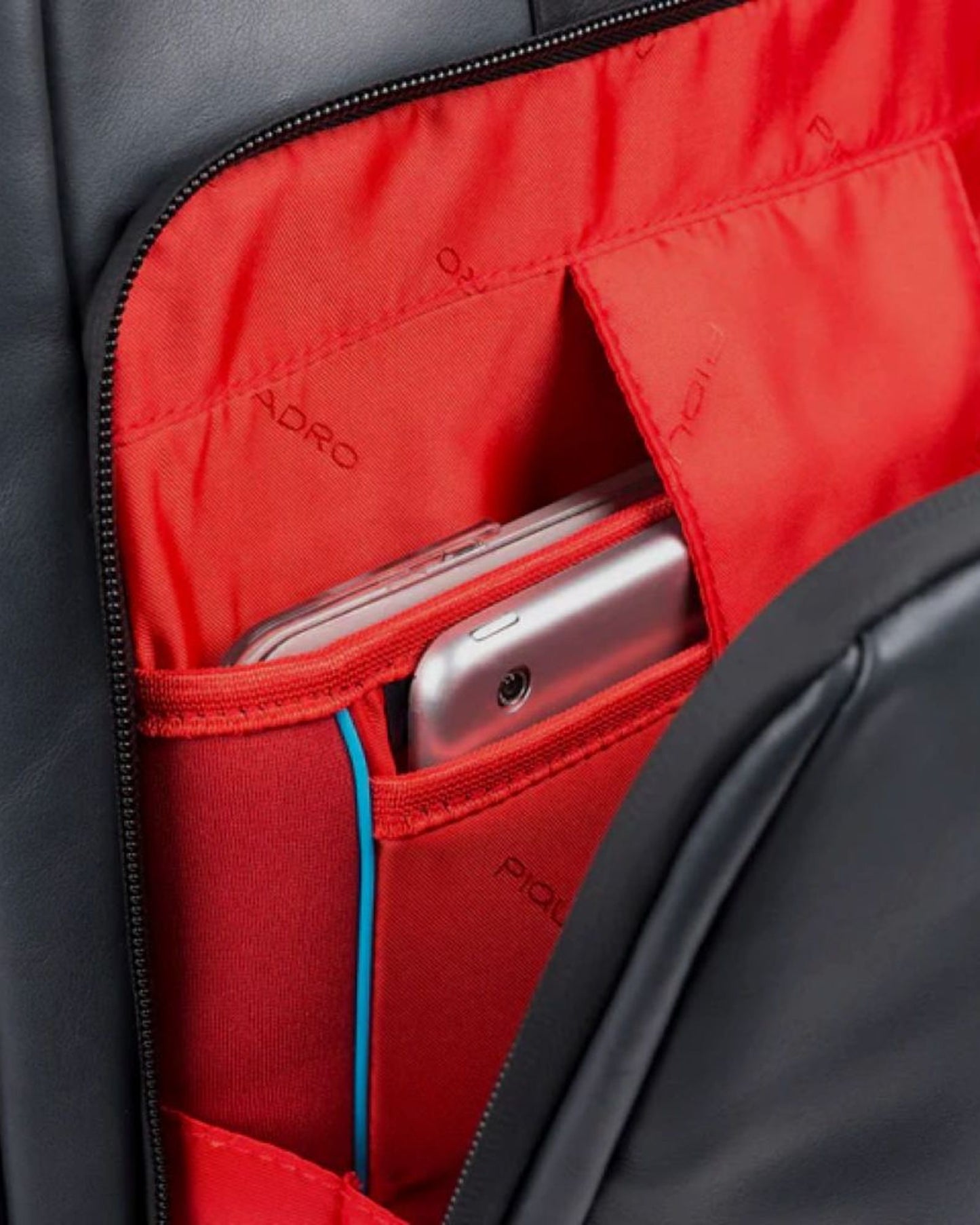 عربة نقل مخصصة لأجهزة الكمبيوتر والآيباد من بيكوادرو، بحجم المقصورة، رمادي وأسود، BV4817UB00BM/GRN