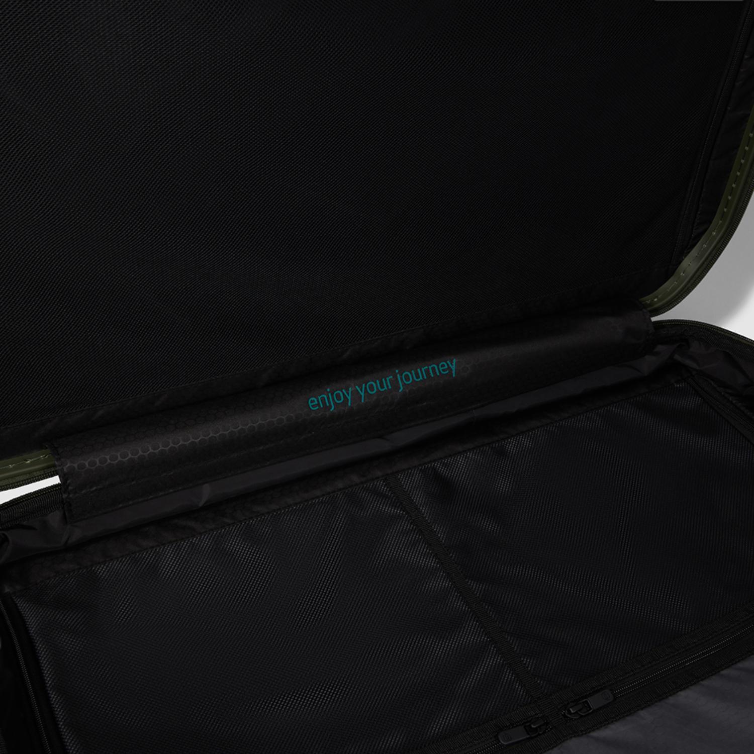 عربة بيكوادرو بي كيو لايت كبيرة الحجم قابلة للتمدد بأربع عجلات باللون الأخضر البولي كربونات