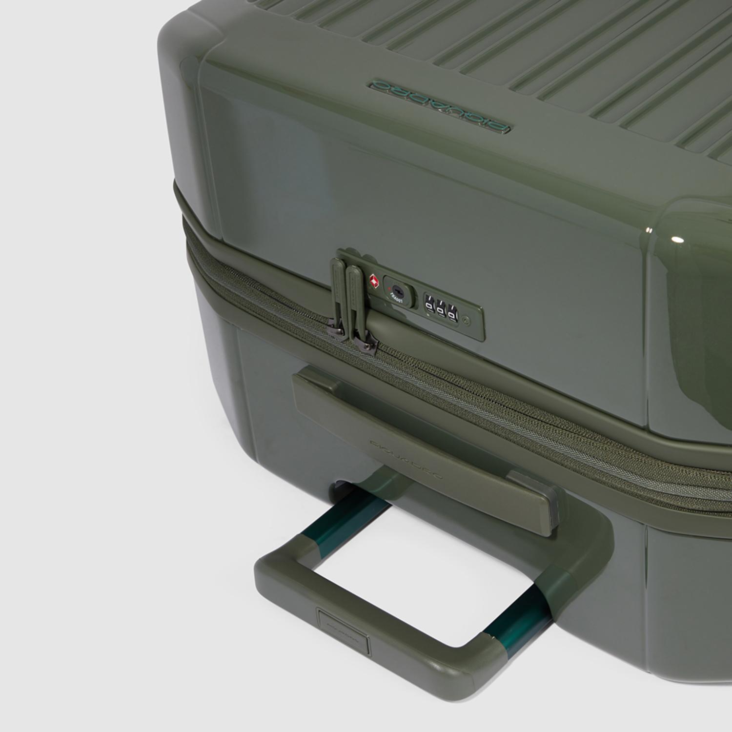 عربة بيكوادرو بي كيو لايت كبيرة الحجم قابلة للتمدد بأربع عجلات باللون الأخضر البولي كربونات