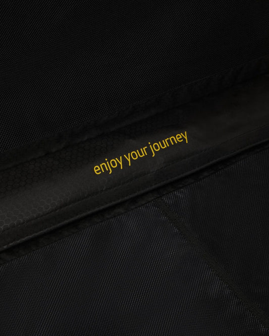 عربة بيكوادرو بي كيو لايت كبيرة الحجم قابلة للتمدد بأربع عجلات، لون أصفر من البولي كربونات