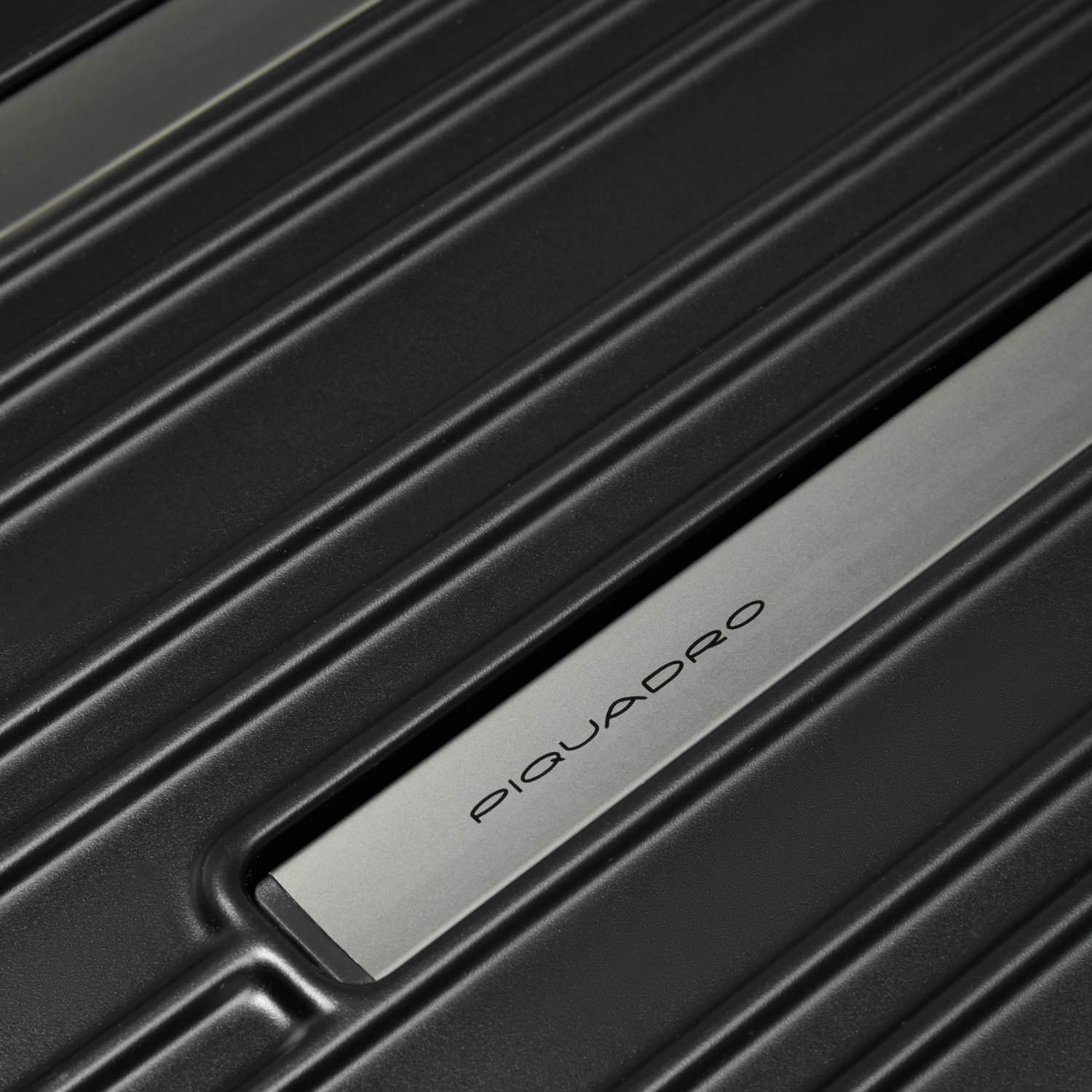 عربة بيكوادرو بي كيو لايت كبيرة الحجم قابلة للتمدد بأربع عجلات من البولي كربونات باللون الأسود غير اللامع