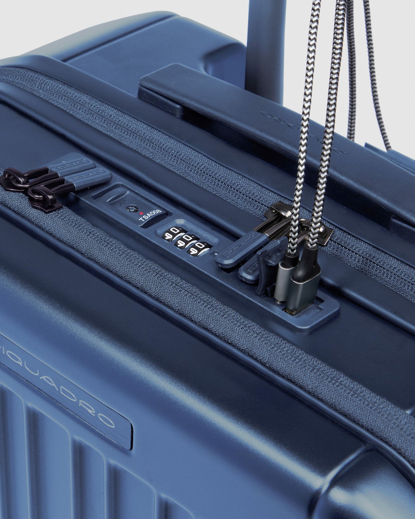 حقيبة الطيار Piquadro TSA Lock باللون الأزرق