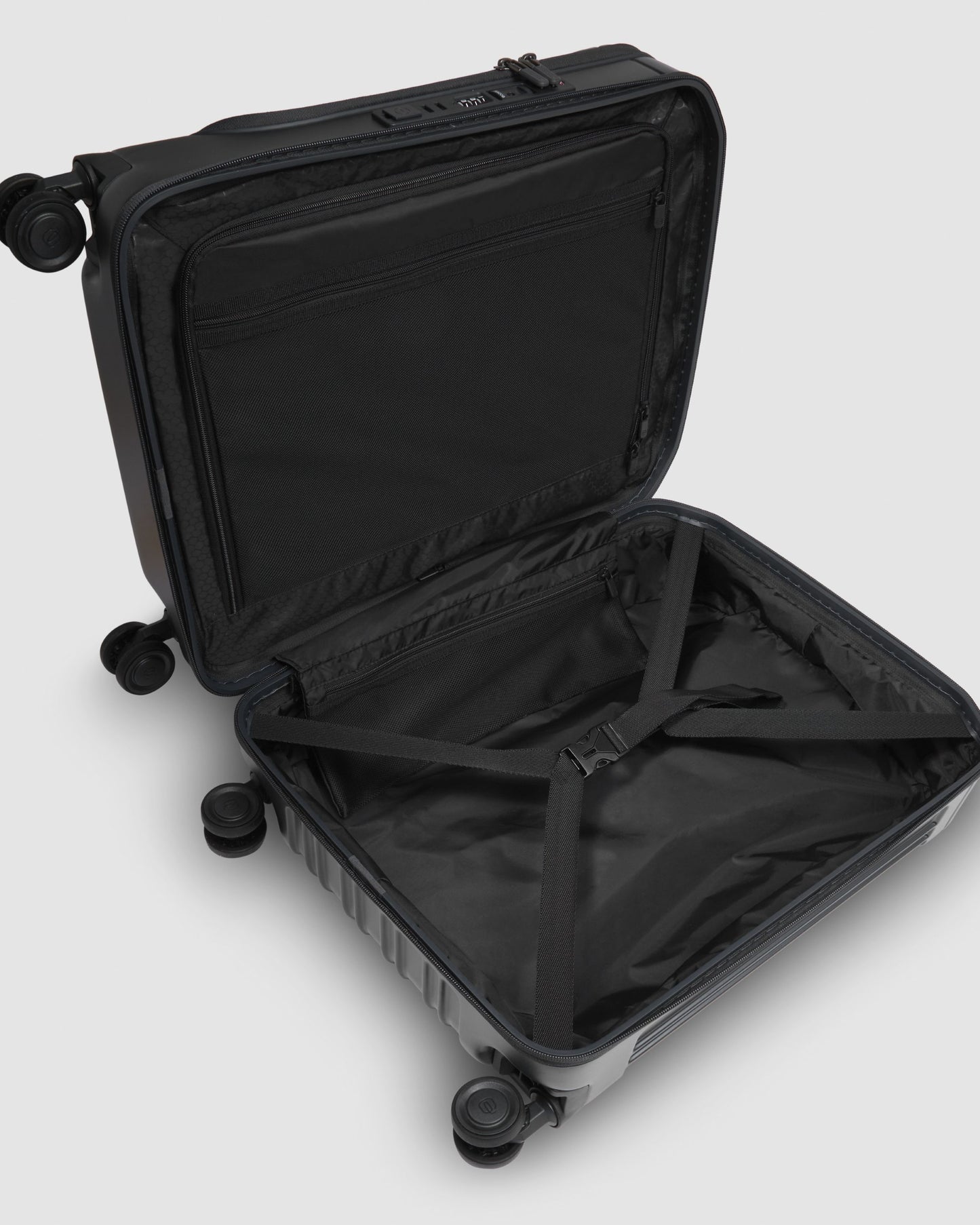 Piquadro Laptop Pocket Cabin Suitcase Black