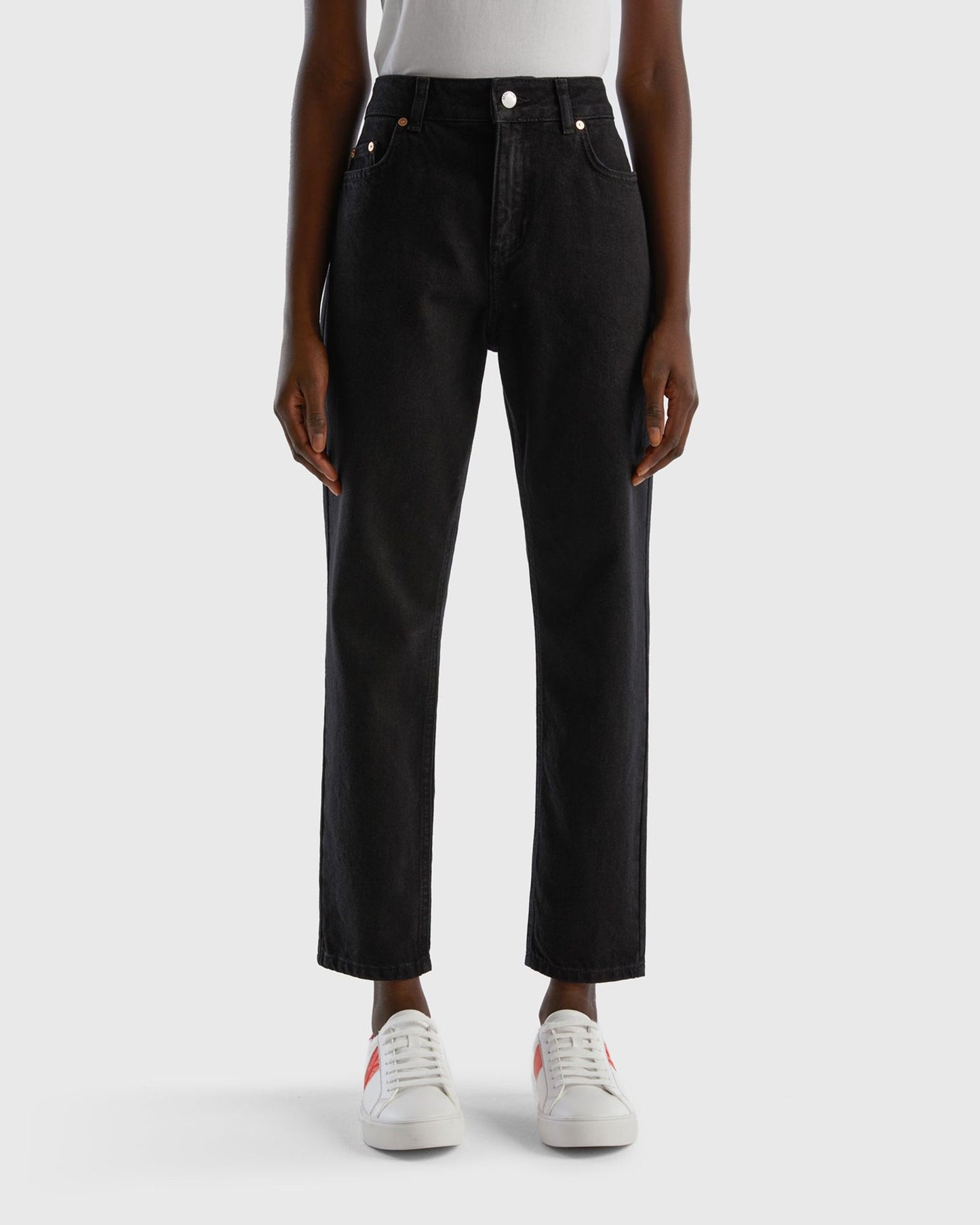 بنطال جينز قصير بخصر عالٍ