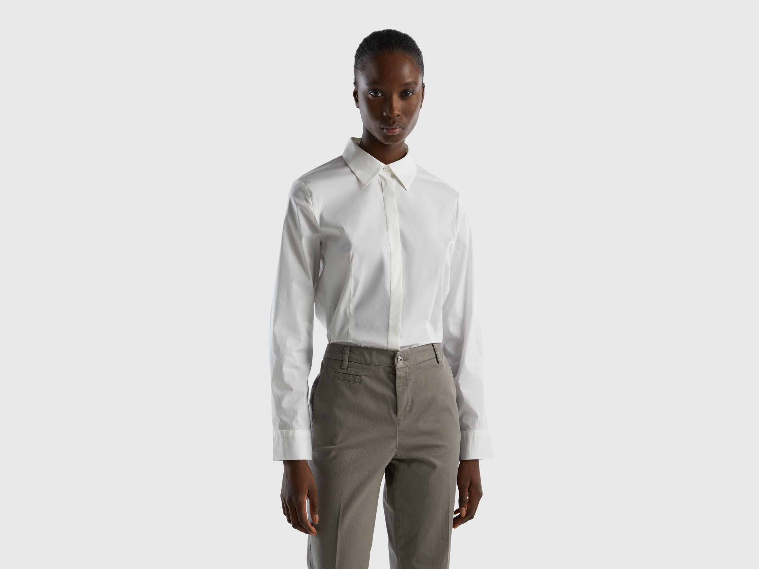 قميص من مزيج القطن المطاطي