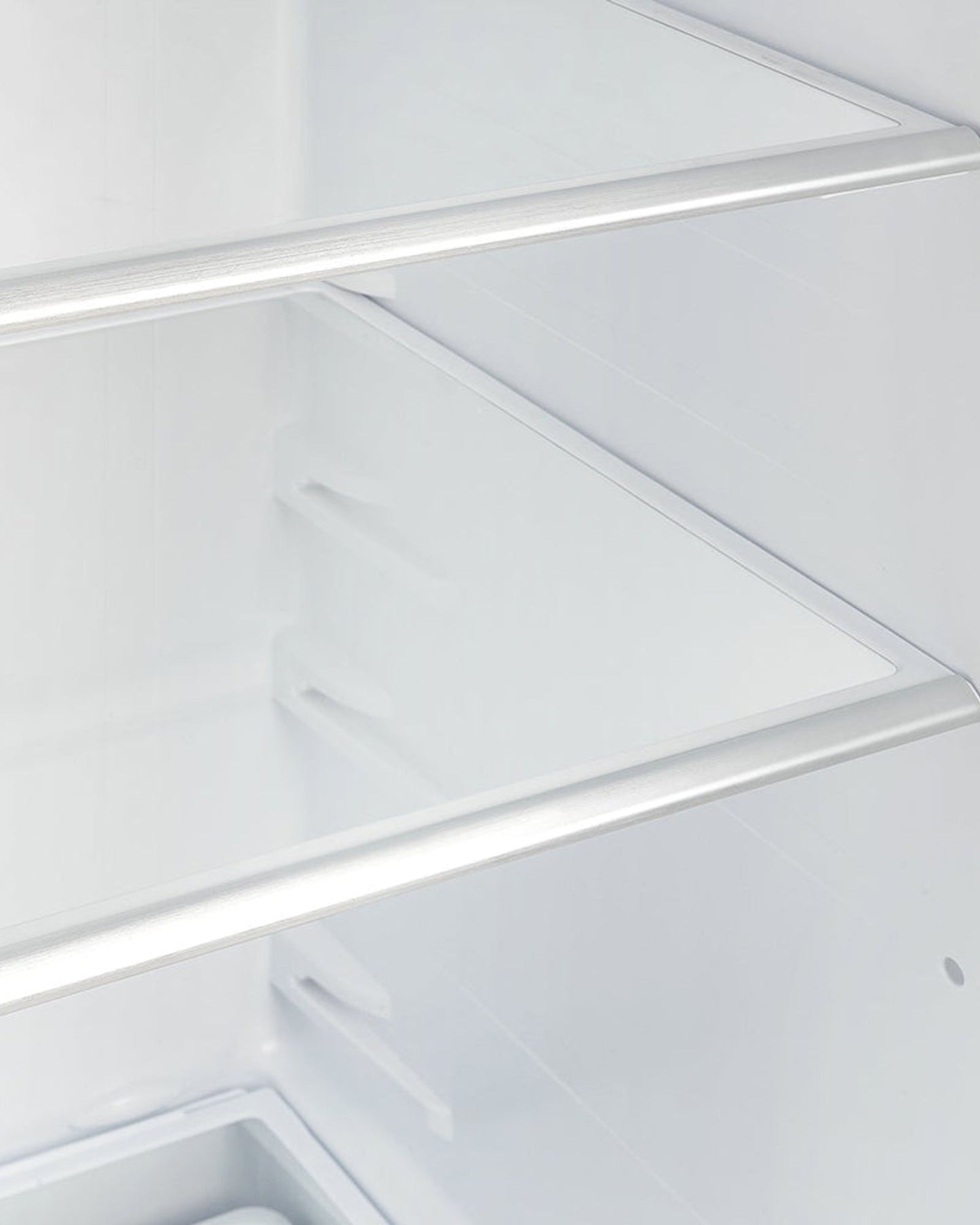 ثلاجة TCL جنبًا إلى جنب مع عاكس وصانع ثلج وميني بار من الفولاذ المقاوم للصدأ سعة 775 لترًا