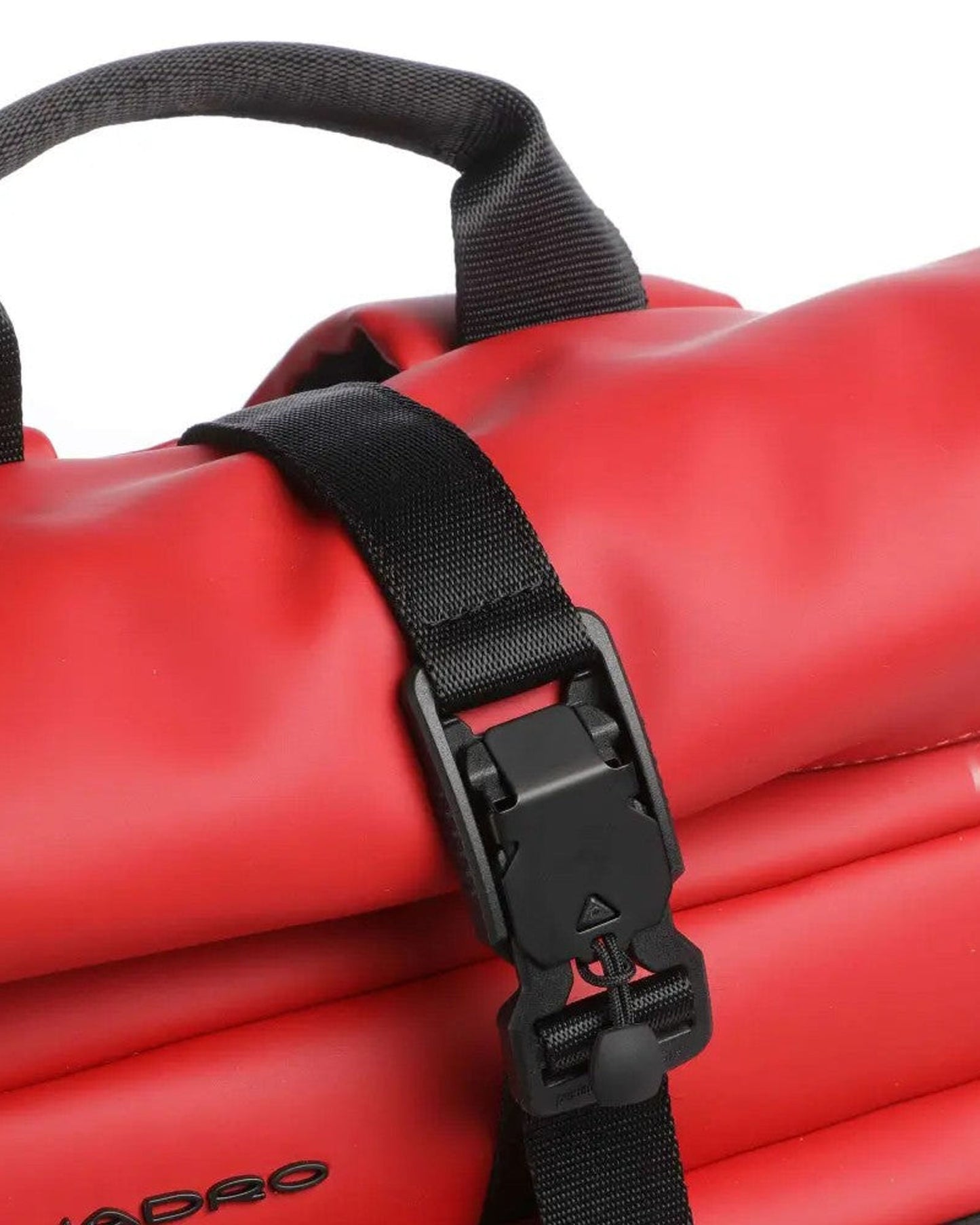 حقيبة ظهر بيكوادرو Roll-Top للابتوب والآيباد باللون الأحمر الدوكاتي