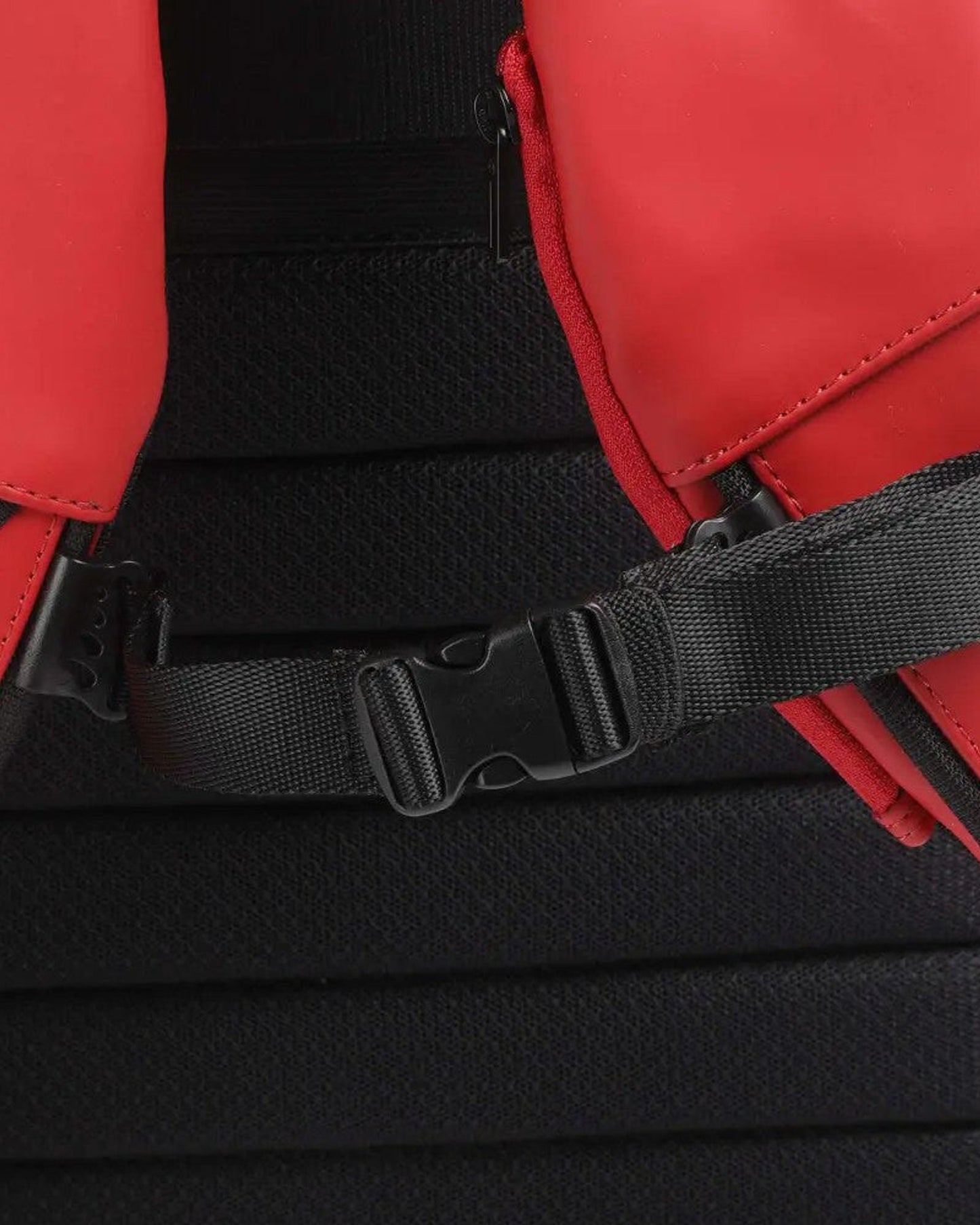 حقيبة ظهر بيكوادرو Roll-Top للابتوب والآيباد باللون الأحمر الدوكاتي