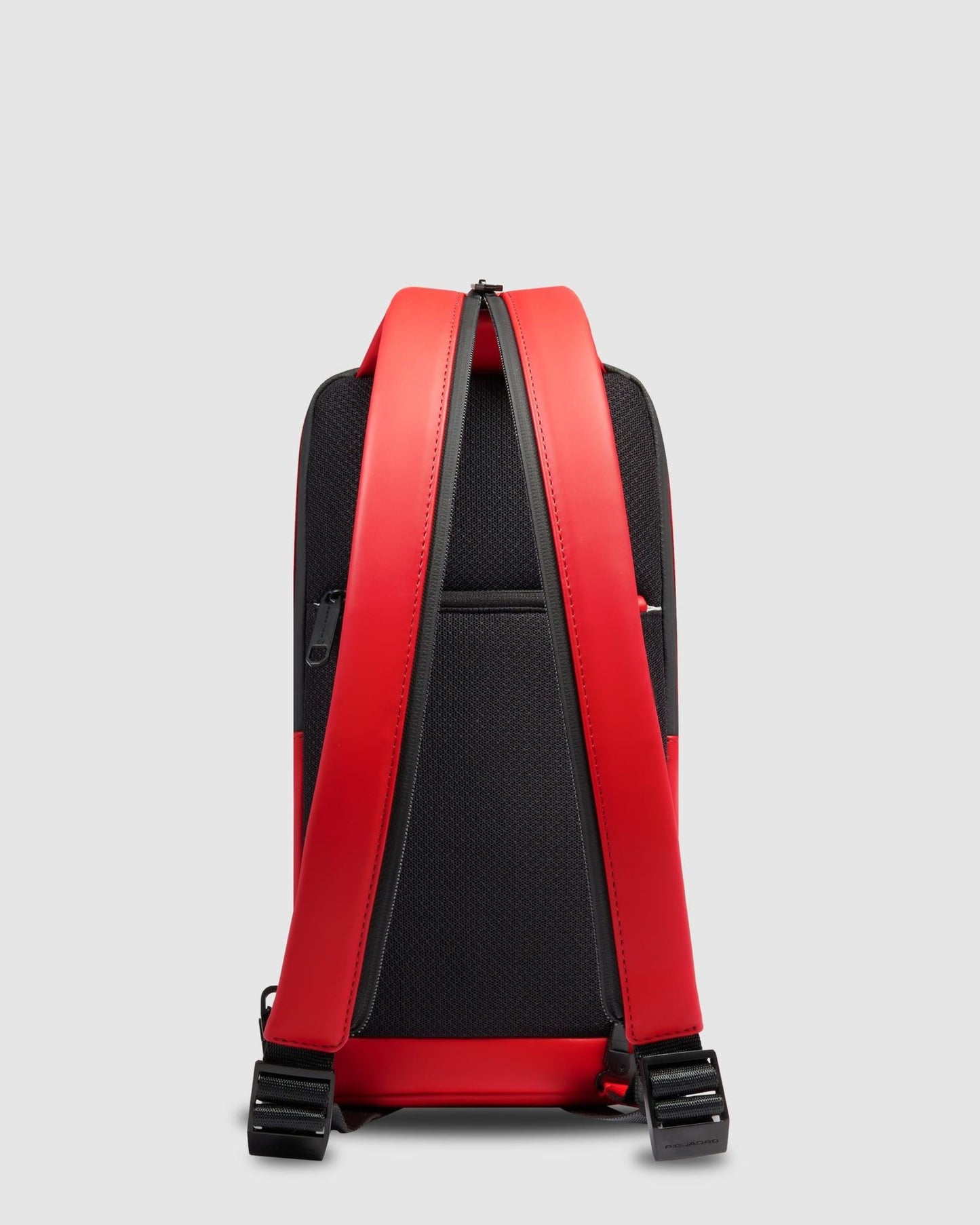 حقيبة كتف حمراء من Piquadro Ducati متوافقة مع iPad Mini