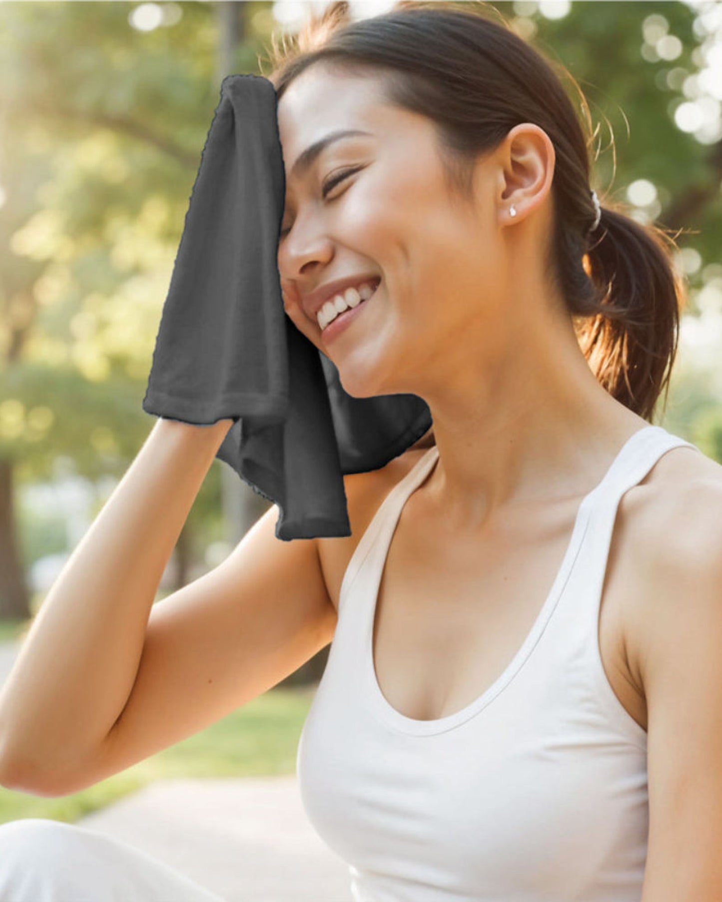 طقم مناشف قطنية فاخرة من كوتون هوم، مكون من 6 قطع: منشفتان للوجه (30×30 سم)، منشفتان لليدين (40×70 سم)، منشفتان للاستحمام (70×140 سم). وزن 600 غرام/متر مربع، سريع الجفاف ومتين.