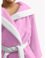 رداء حمام قطني للأطفال مطرز من هوم كيتي مع غطاء رأس وحزام ربط، وردي