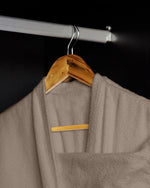 رداء حمام قطني مع جيوب، لون رمادي داكن