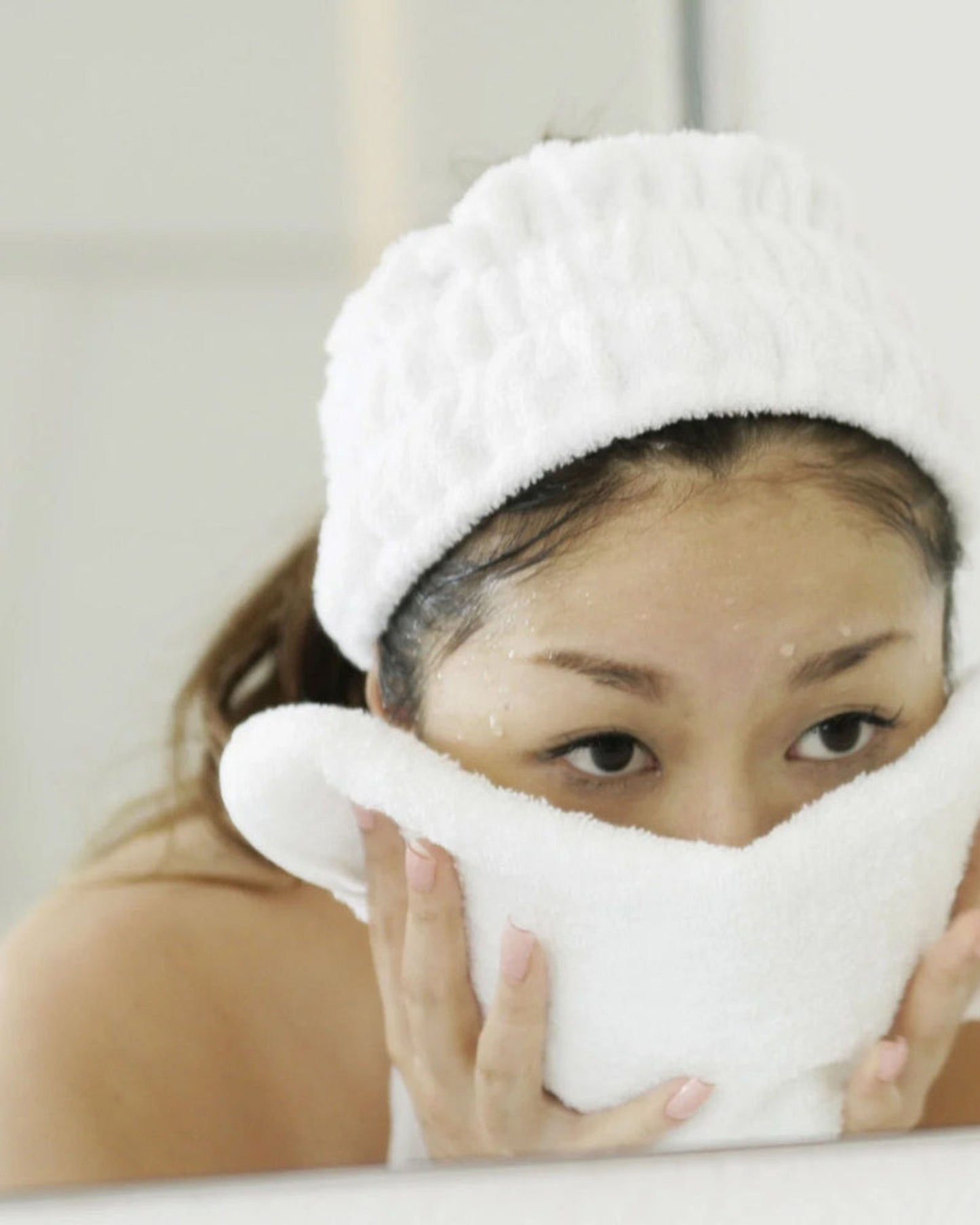 منشفة وجه منزلية قطنية بيضاء