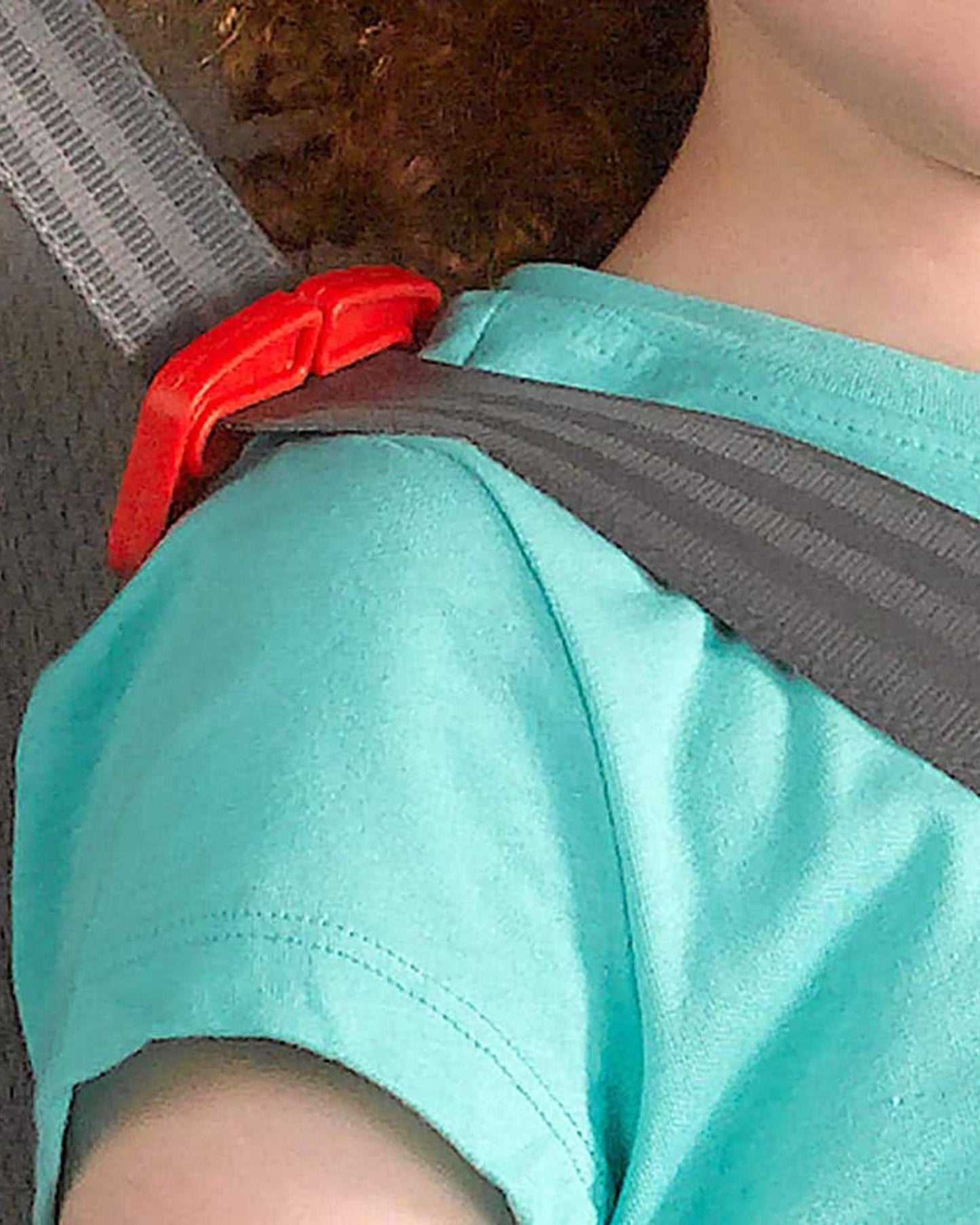 مقعد معزز للأطفال بدون ظهر من CHICCO GOFIT SHARK USA