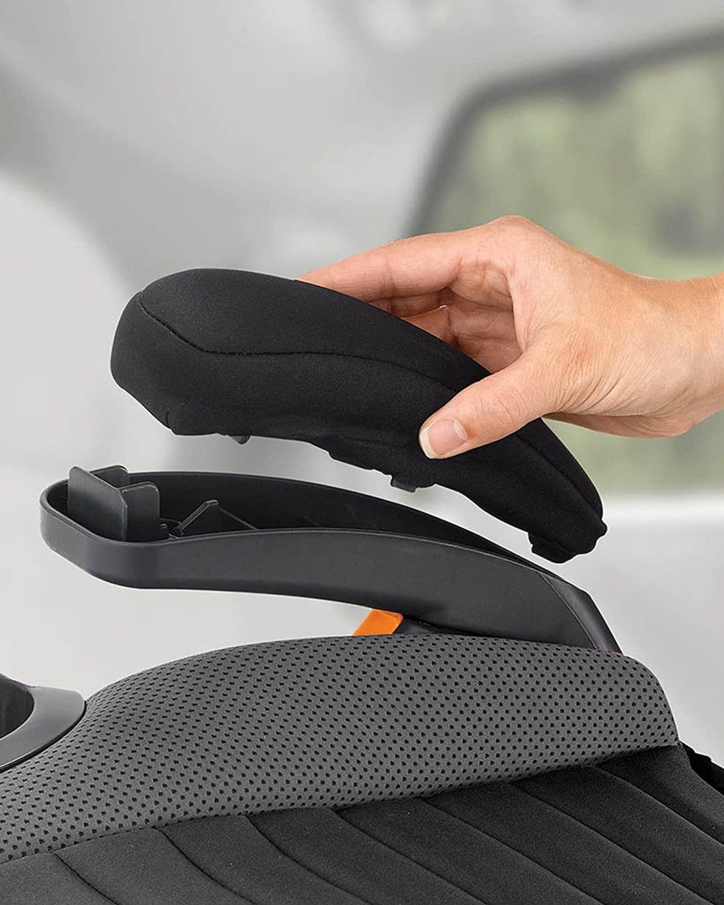 مقعد معزز للأطفال بدون ظهر من CHICCO GOFIT SHARK USA