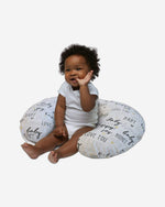 وسادة شيكو بوبي مع غطاء قطني بتصميم "هيلو بيبي"