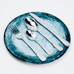 طقم أدوات مائدة زويا من كويزين آرت، ١٦ قطعة - أدوات مائدة فضية أنيقة من الفولاذ المقاوم للصدأ