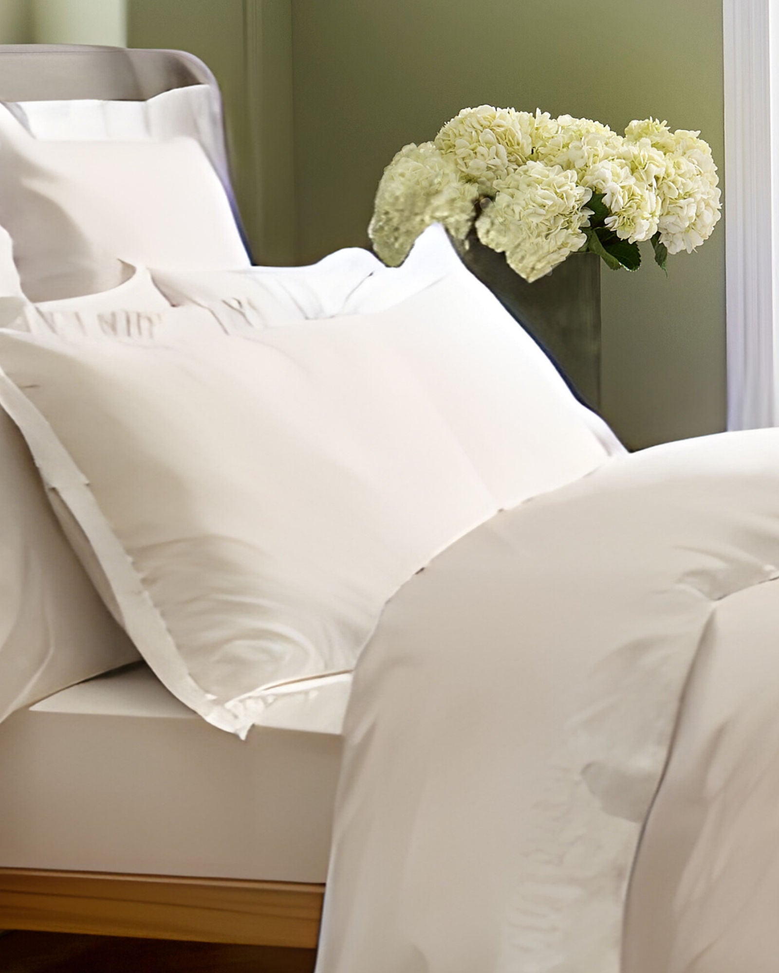 بياضات أسرّة من القطن المصري 