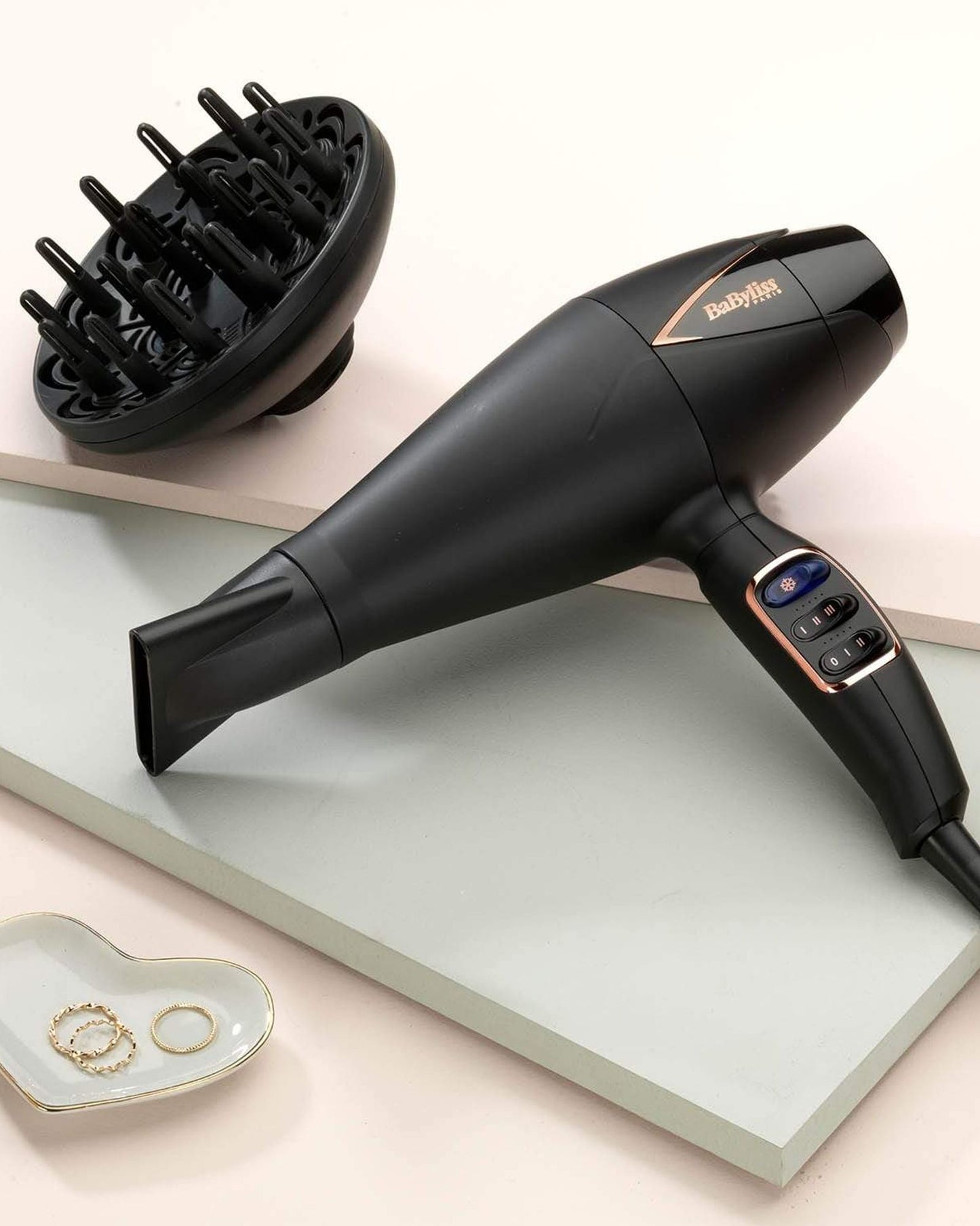 مجفف الشعر الرقمي من بيبي ليس مع موزع أيوني فائق