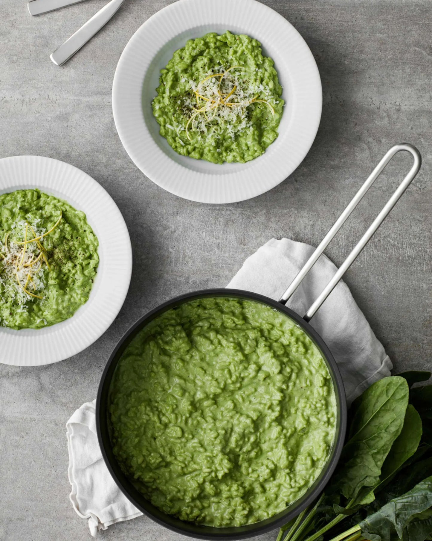 مقلاة إيفا سولو 256224 مقاس 24 سم من مجموعة دورا لاين، بتقنية سليبليت® غير اللاصقة