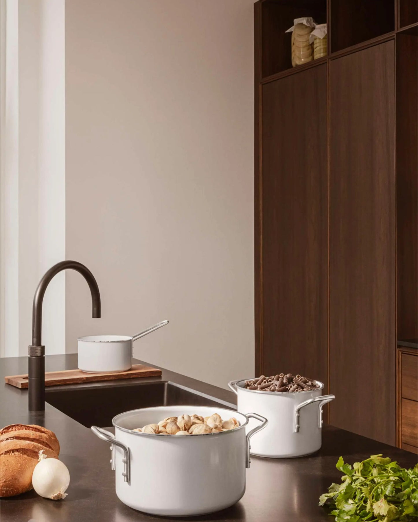 قدر إيفا سولو 256618 وايت لاين سعة 1.8 لتر 16 سم