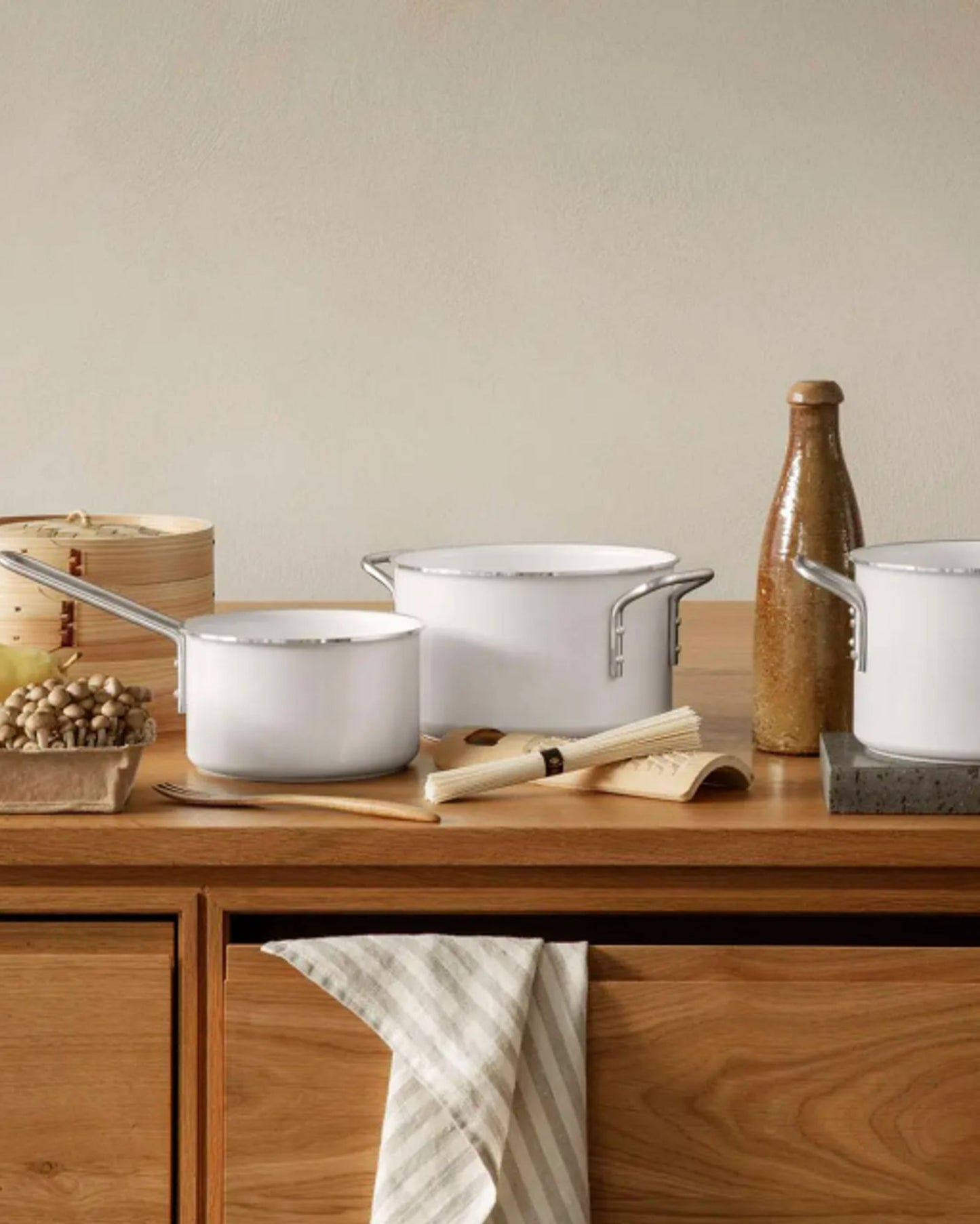 قدر إيفا سولو 256618 وايت لاين سعة 1.8 لتر 16 سم