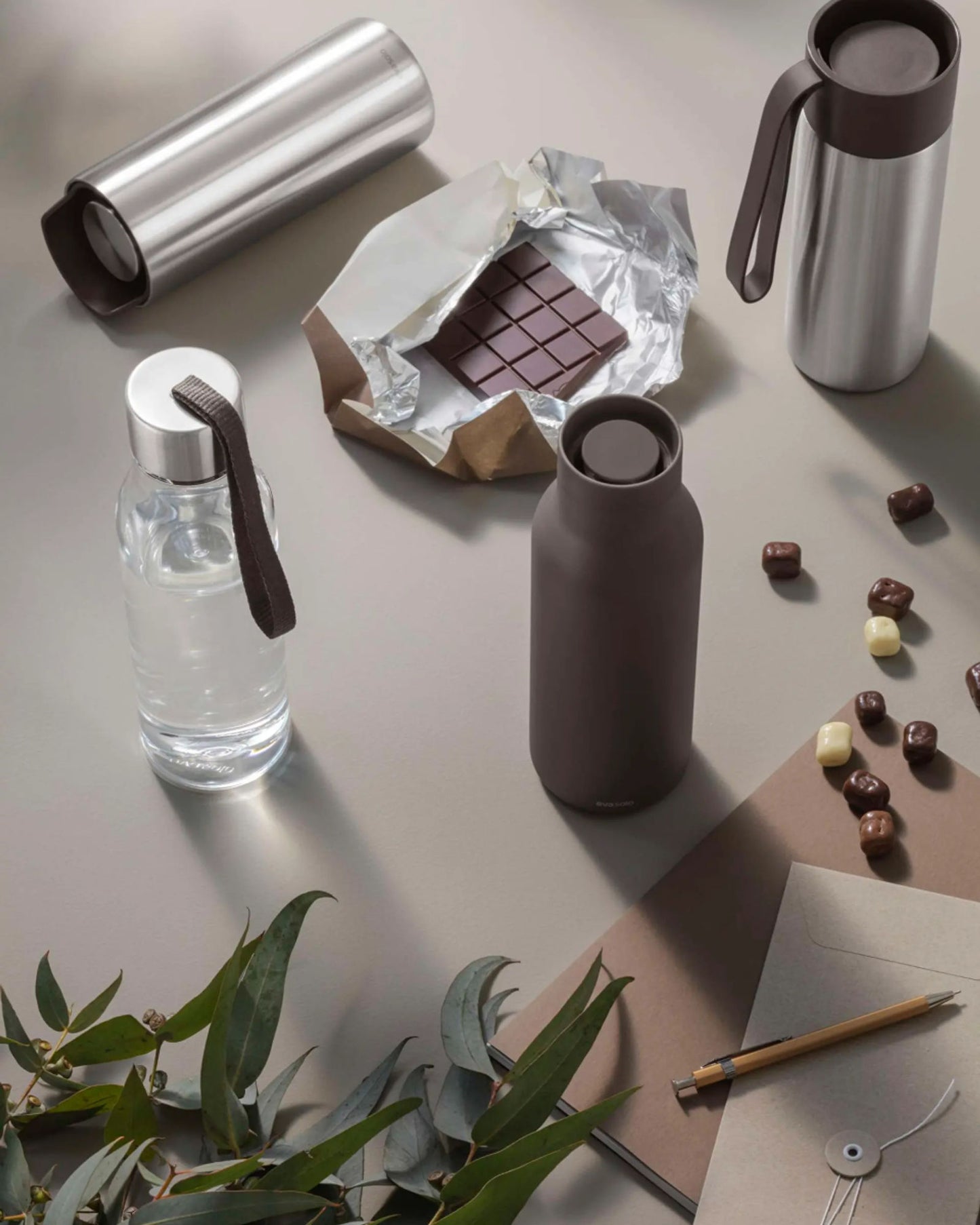 زجاجة شرب إيفا سولو 503048 سعة 0.5 لتر، لون شوكولاتة