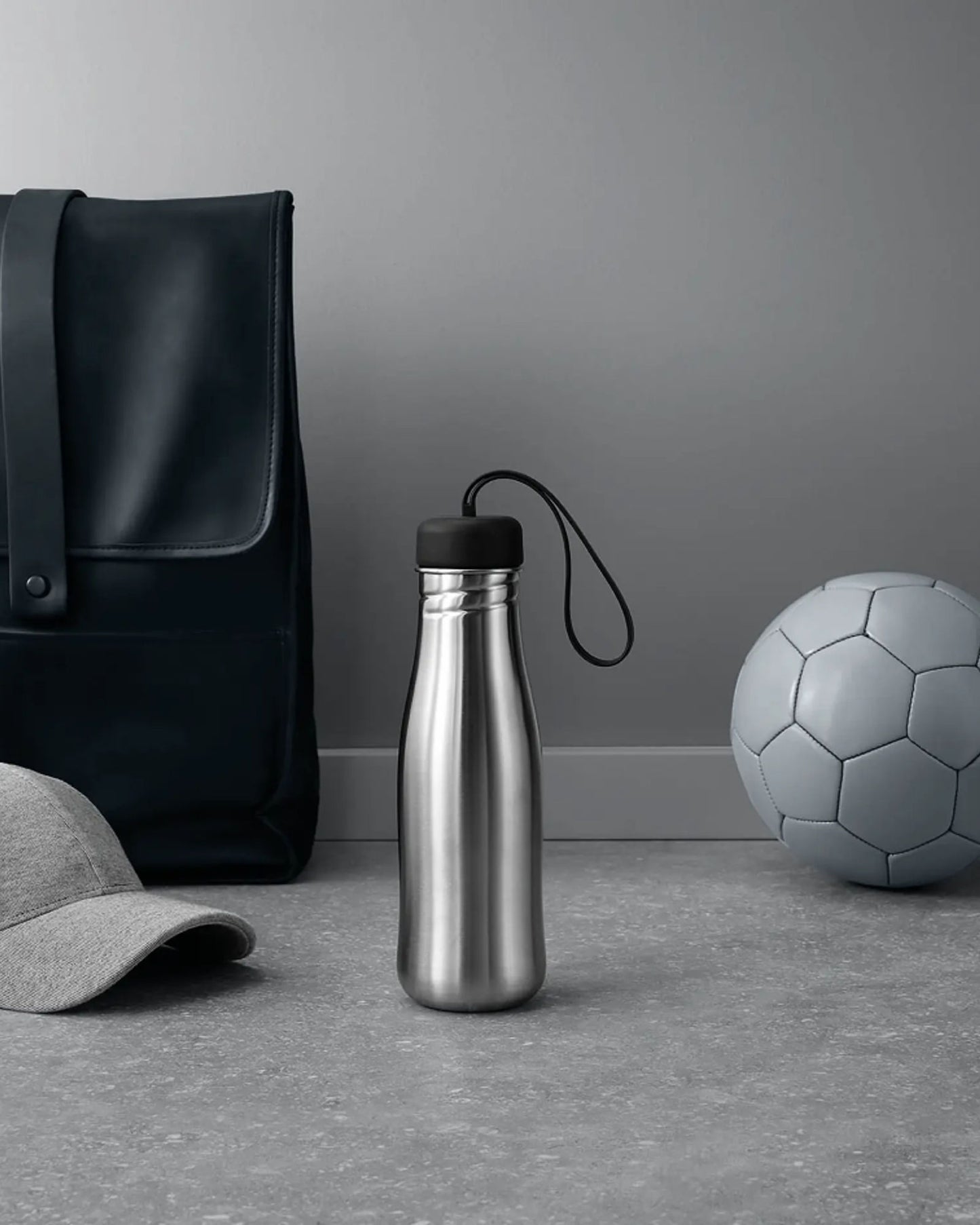 زجاجة إيفا سولو 505020 أكتيف للمشروبات، سعة 0.7 لتر، لون أسود