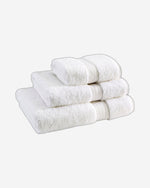 ملاءة حمام جديدة عالية الأداء باللون الأبيض