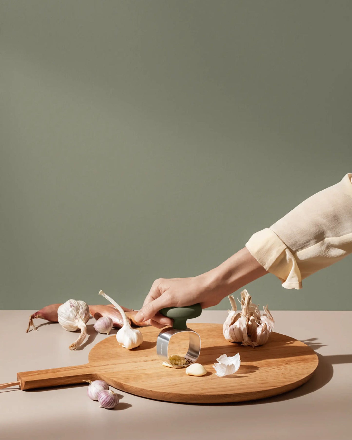 أداة هرس الثوم الخضراء من إيفا سولو 531504