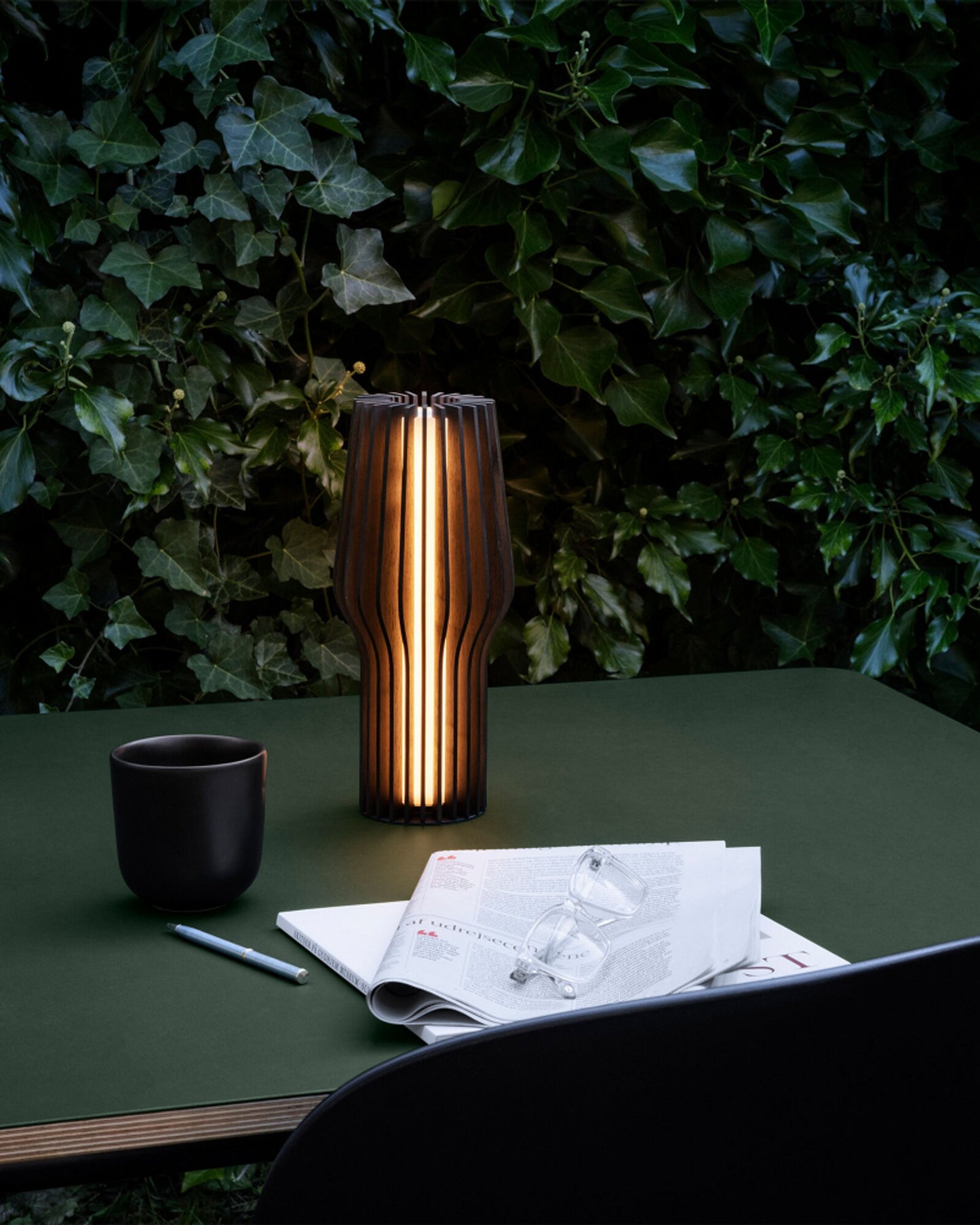 مصباح إيفا سولو 571381 LED مشع يعمل بالبطارية، لون خشب البلوط