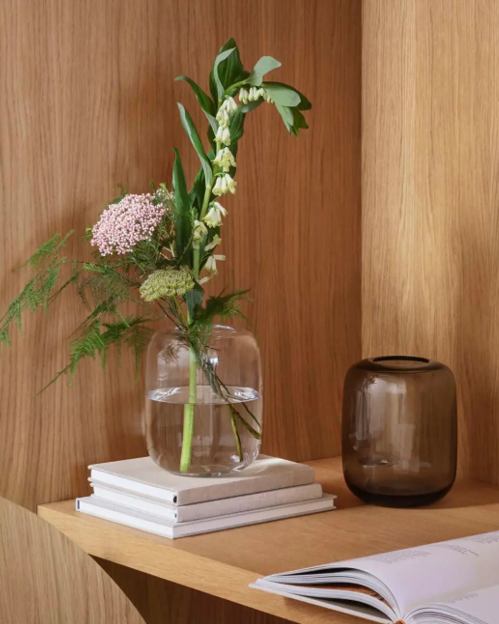 مزهرية إيفا سولو 571387 على شكل بلوط، ارتفاع 16.5 سم، مصنوعة من الحجر