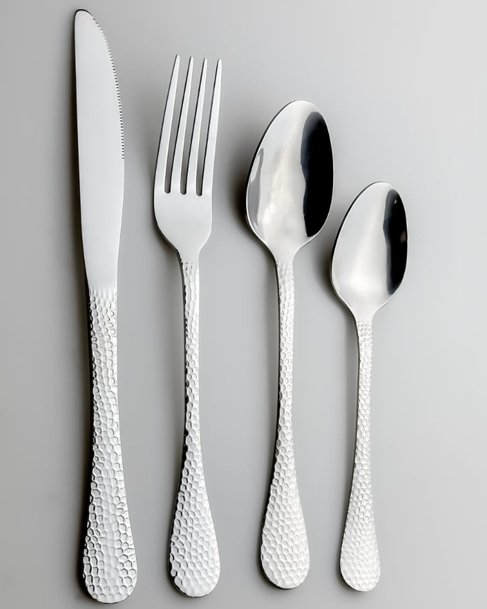 مجموعة أدوات مائدة كايل من الفولاذ المقاوم للصدأ من كويزين آرت، مكونة من 16 قطعة، باللون الفضي