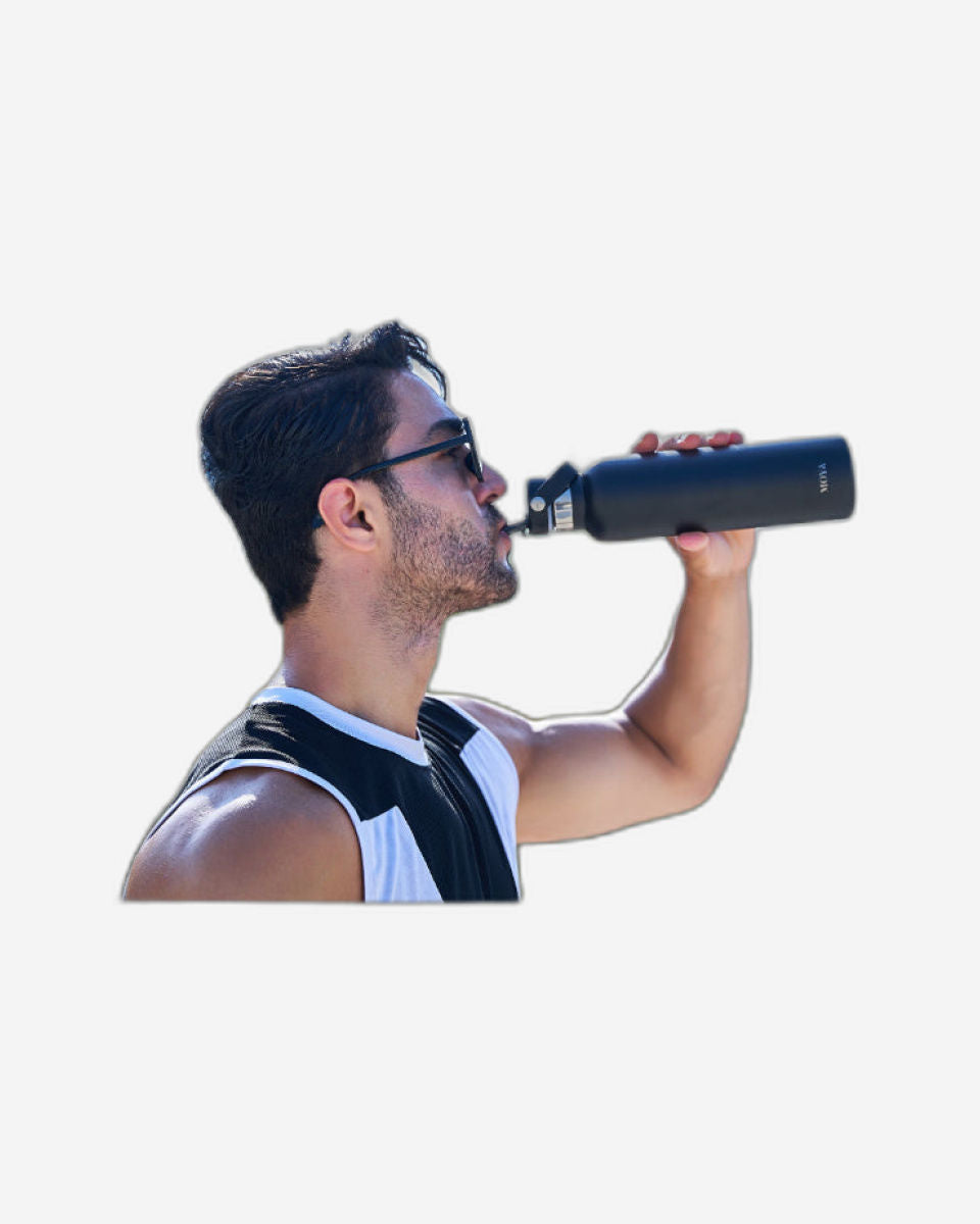 زجاجة مياه مويا "البحر الأسود" المعزولة والمستدامة، سعة 700 مل، باللون الأسود